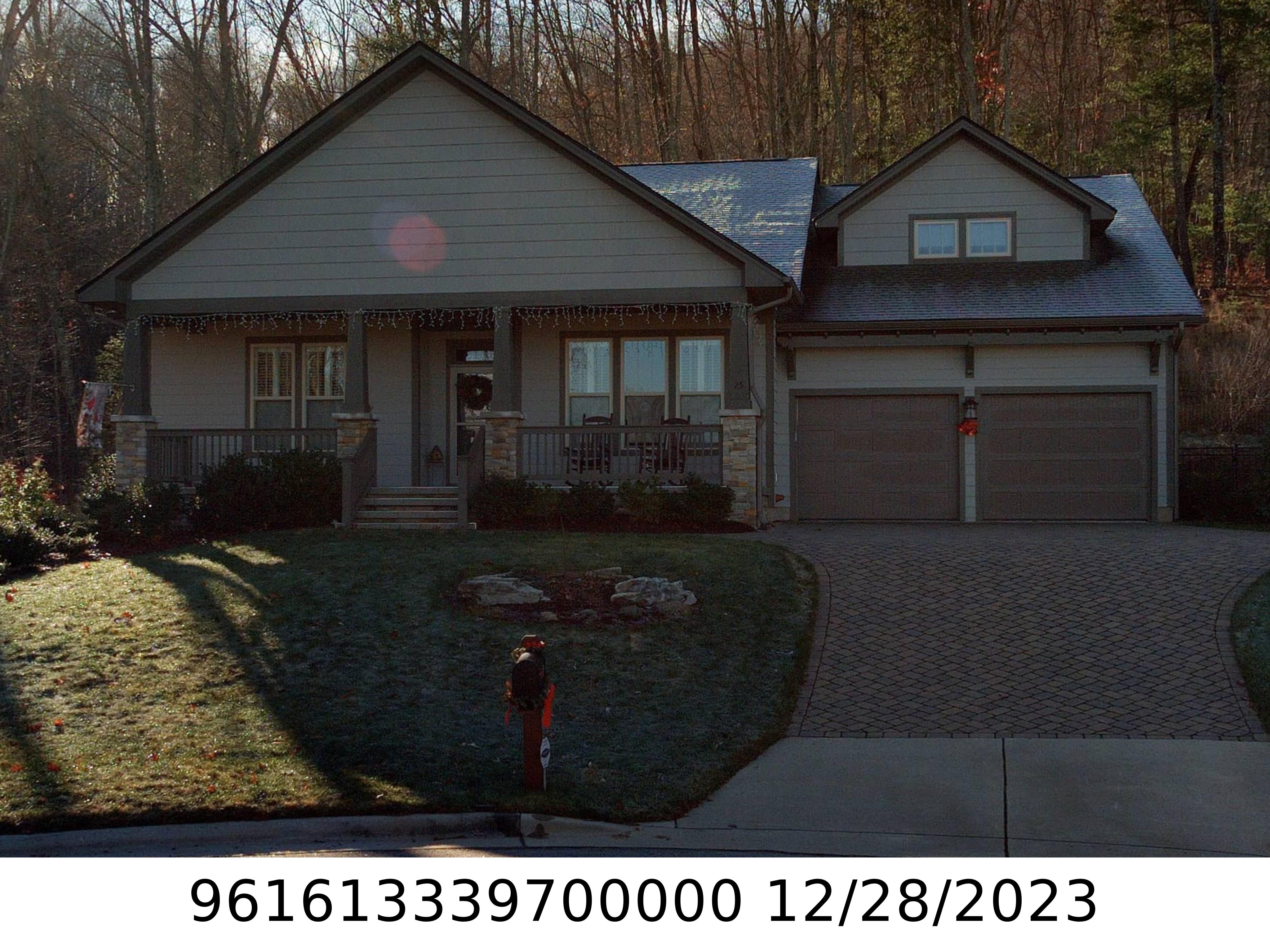 A picture of the property located at 25 ROUNDTOP RIDGE CT, CANDLER NC 28715.