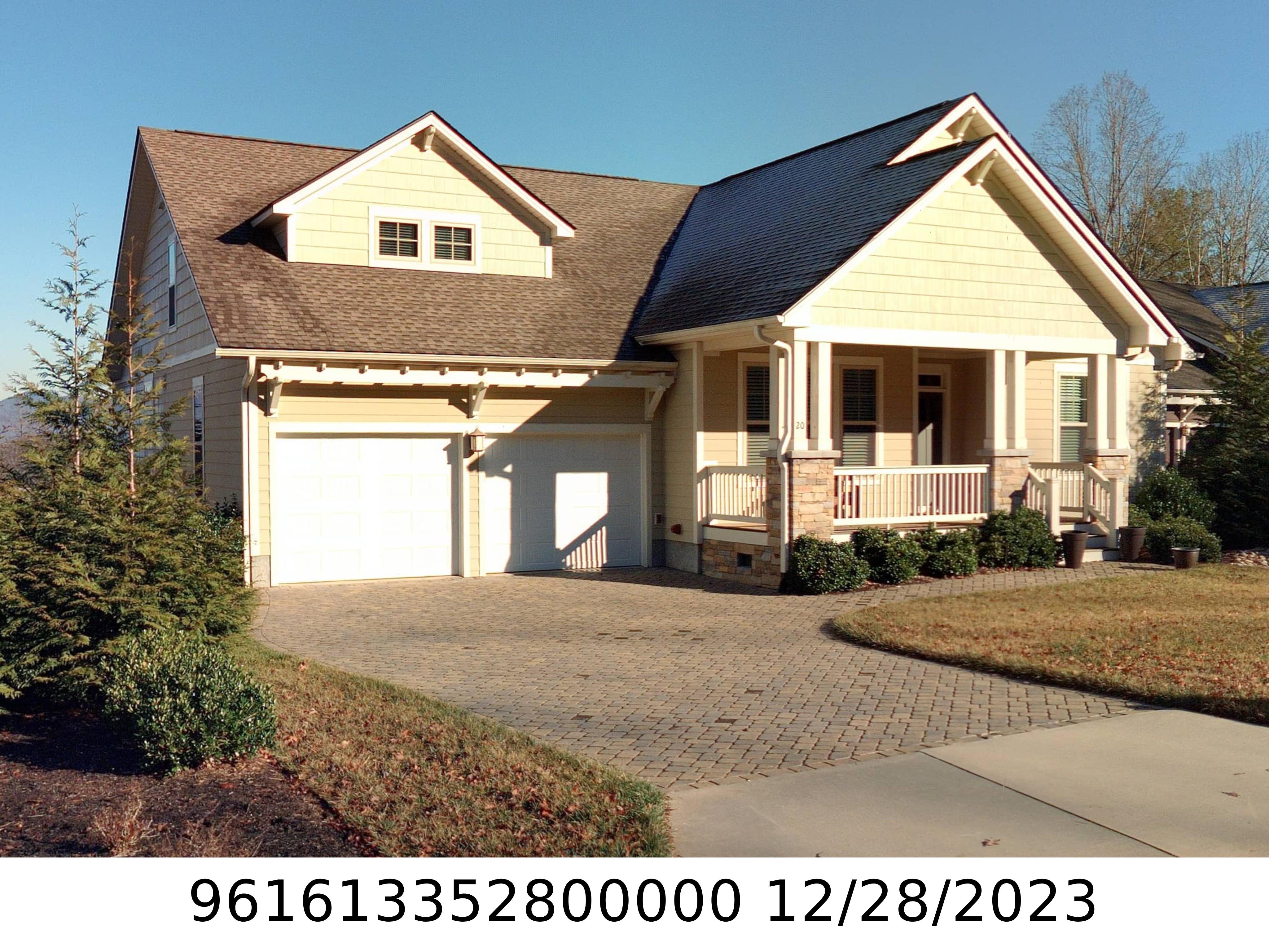 A picture of the property located at 20 ROUNDTOP RIDGE CT, CANDLER NC 28715.