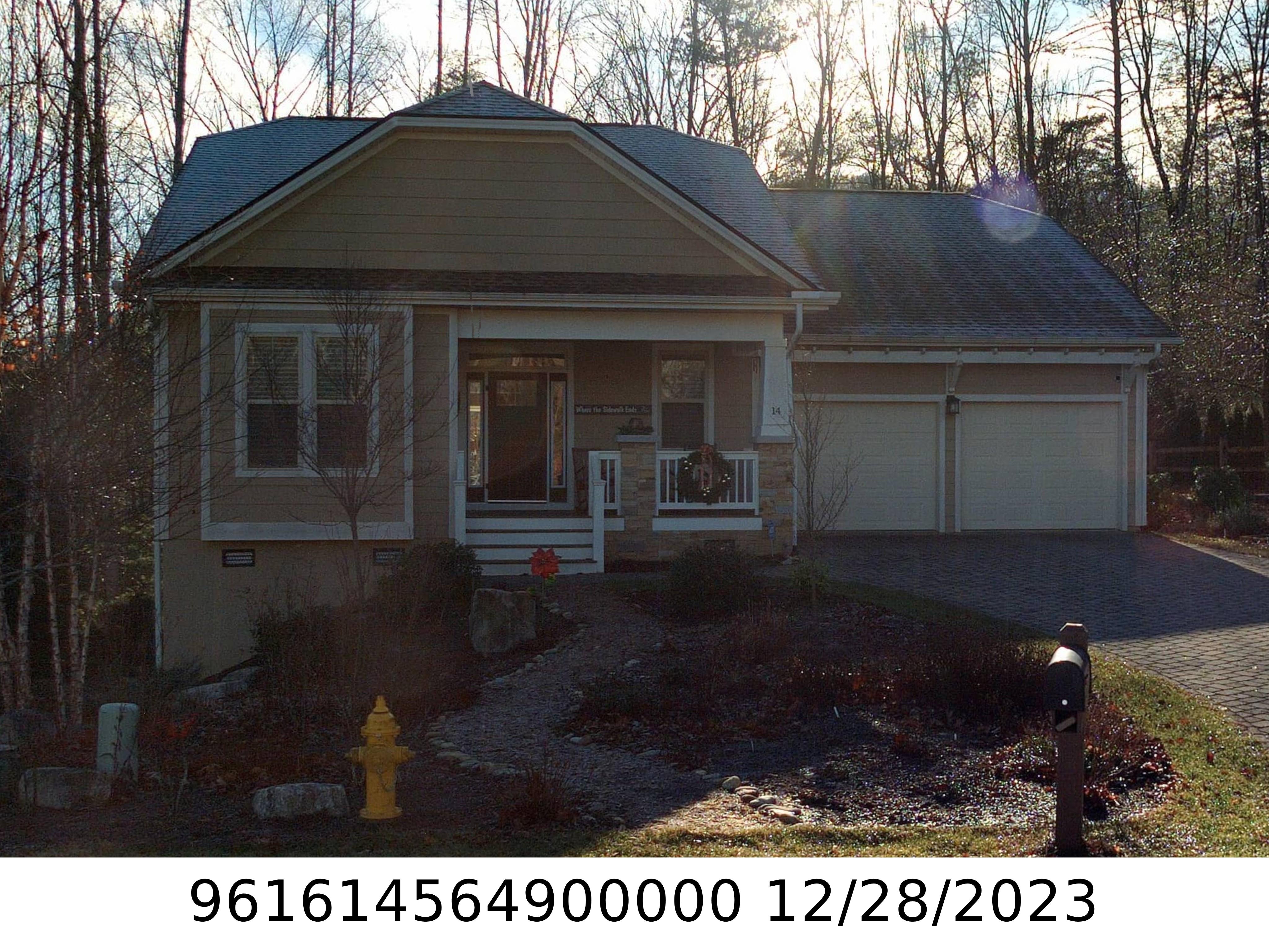 A picture of the property located at 14 SPENCER RIDGE CT, CANDLER NC 28715.