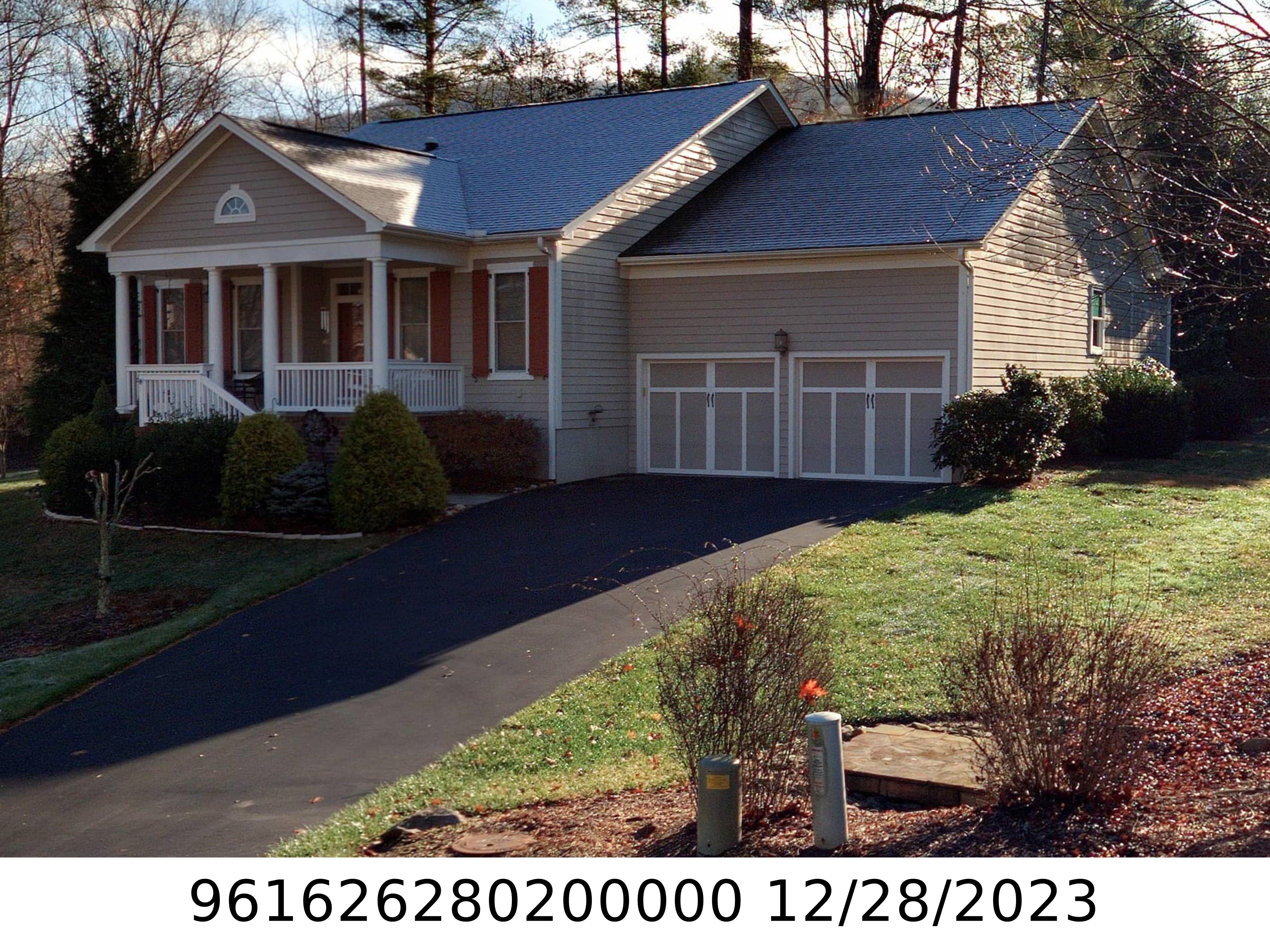 A picture of the property located at 7 MAGIC SAM CT, CANDLER NC 28715.