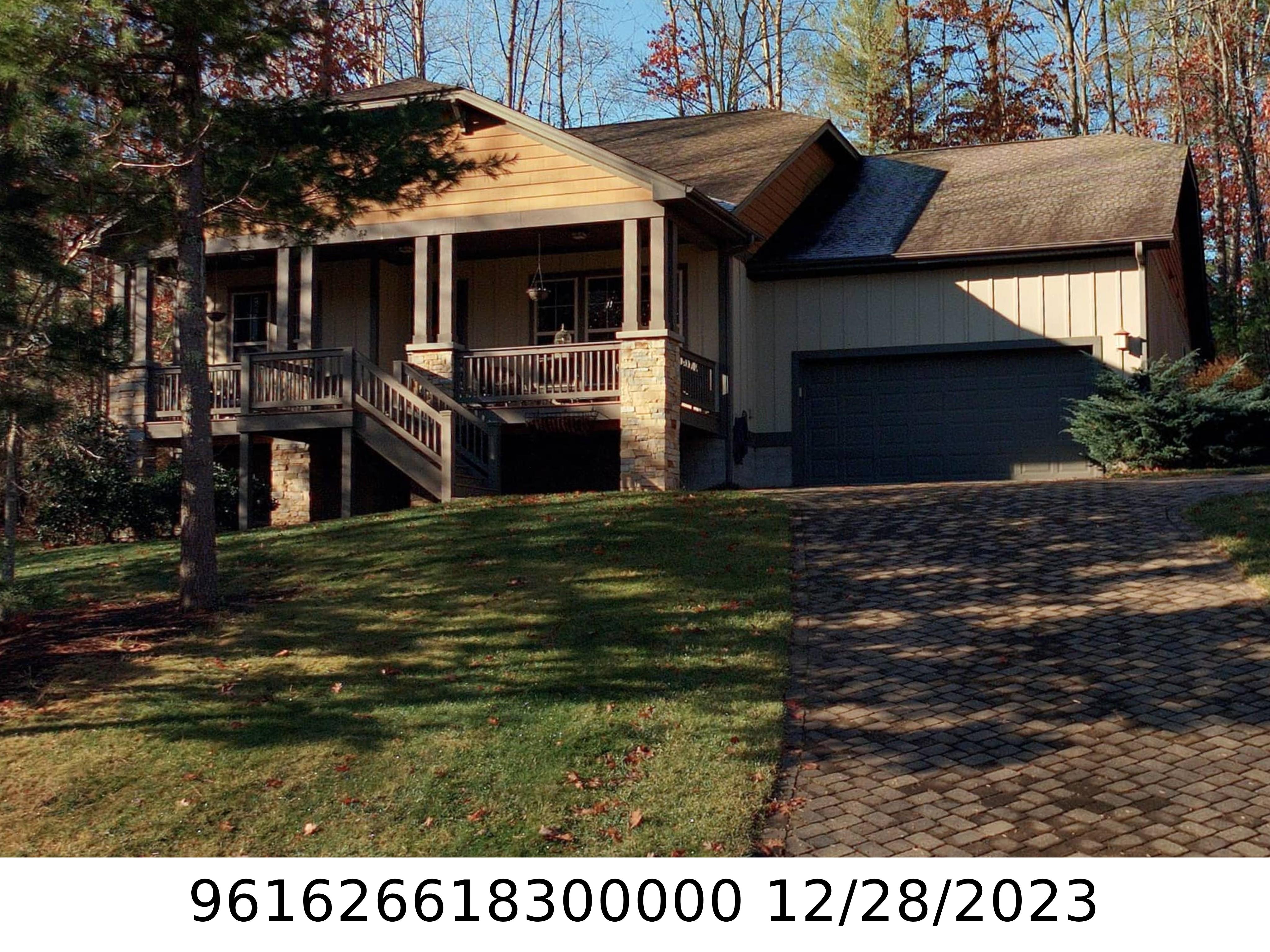 A picture of the property located at 82 GRAY DUSTER CIR, CANDLER NC 28715.