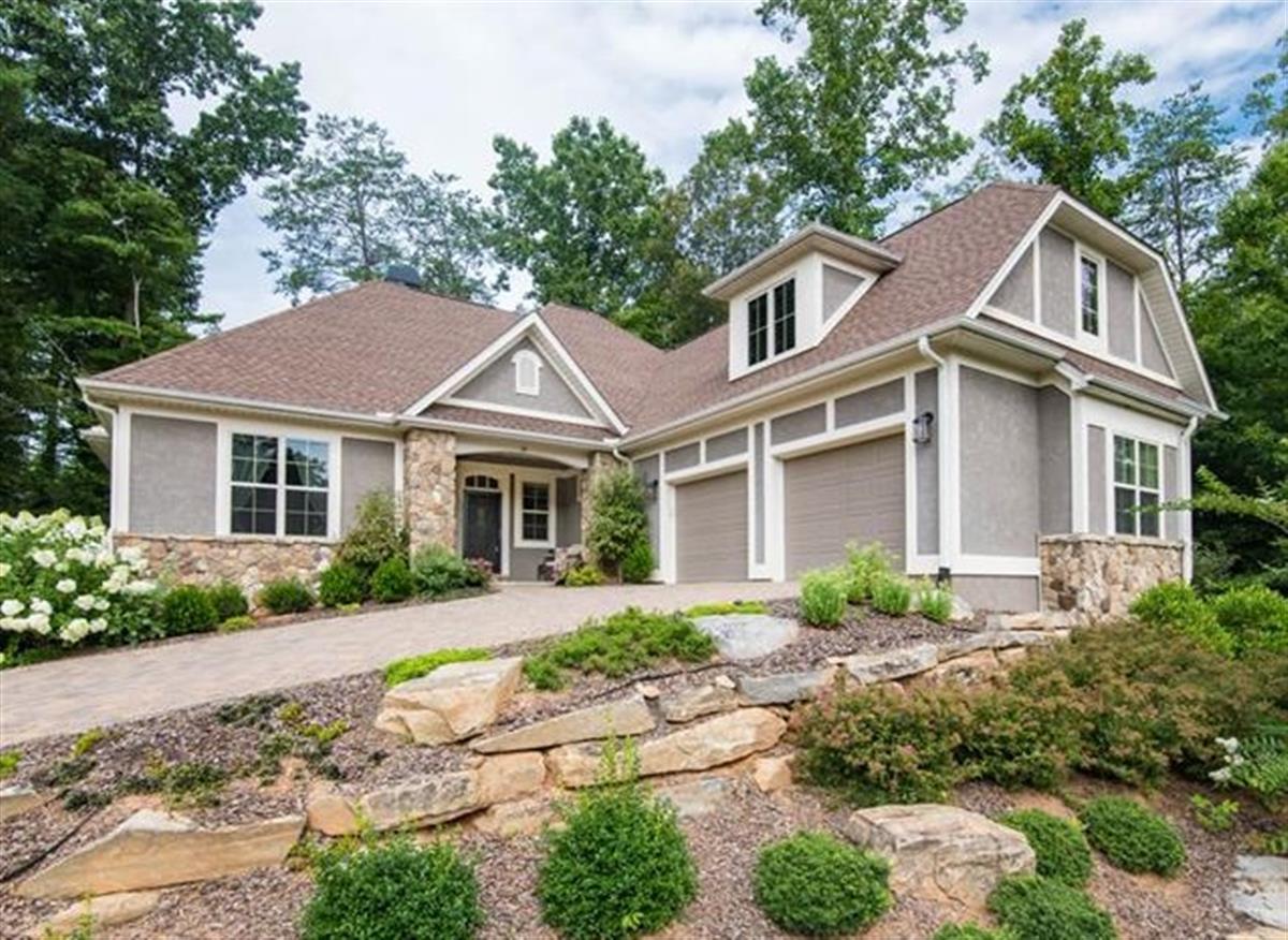 A picture of the property located at 88 GRAY DUSTER CIR, CANDLER NC 28715.