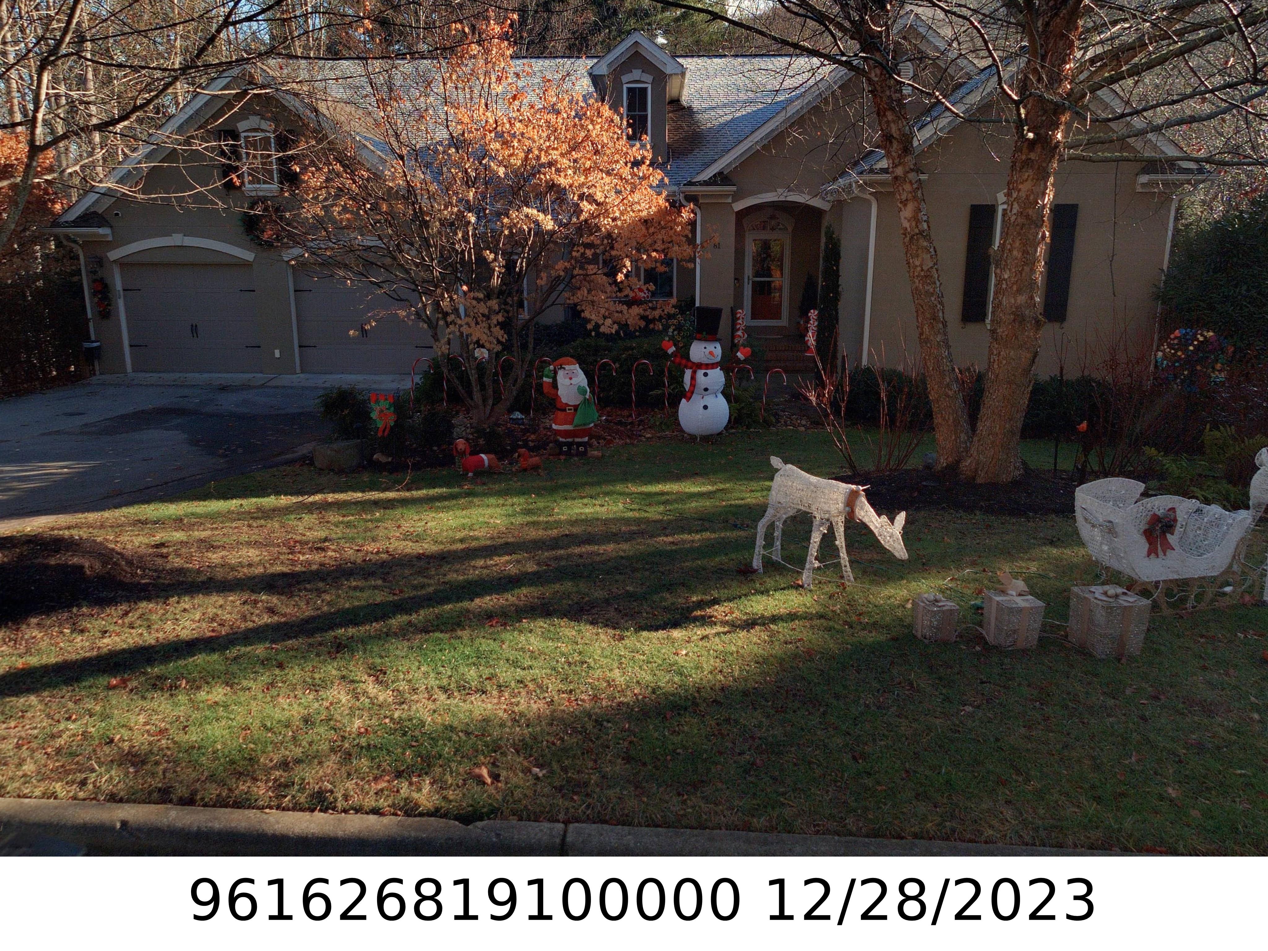 A picture of the property located at 81 GRAY DUSTER CIR, CANDLER NC 28715.