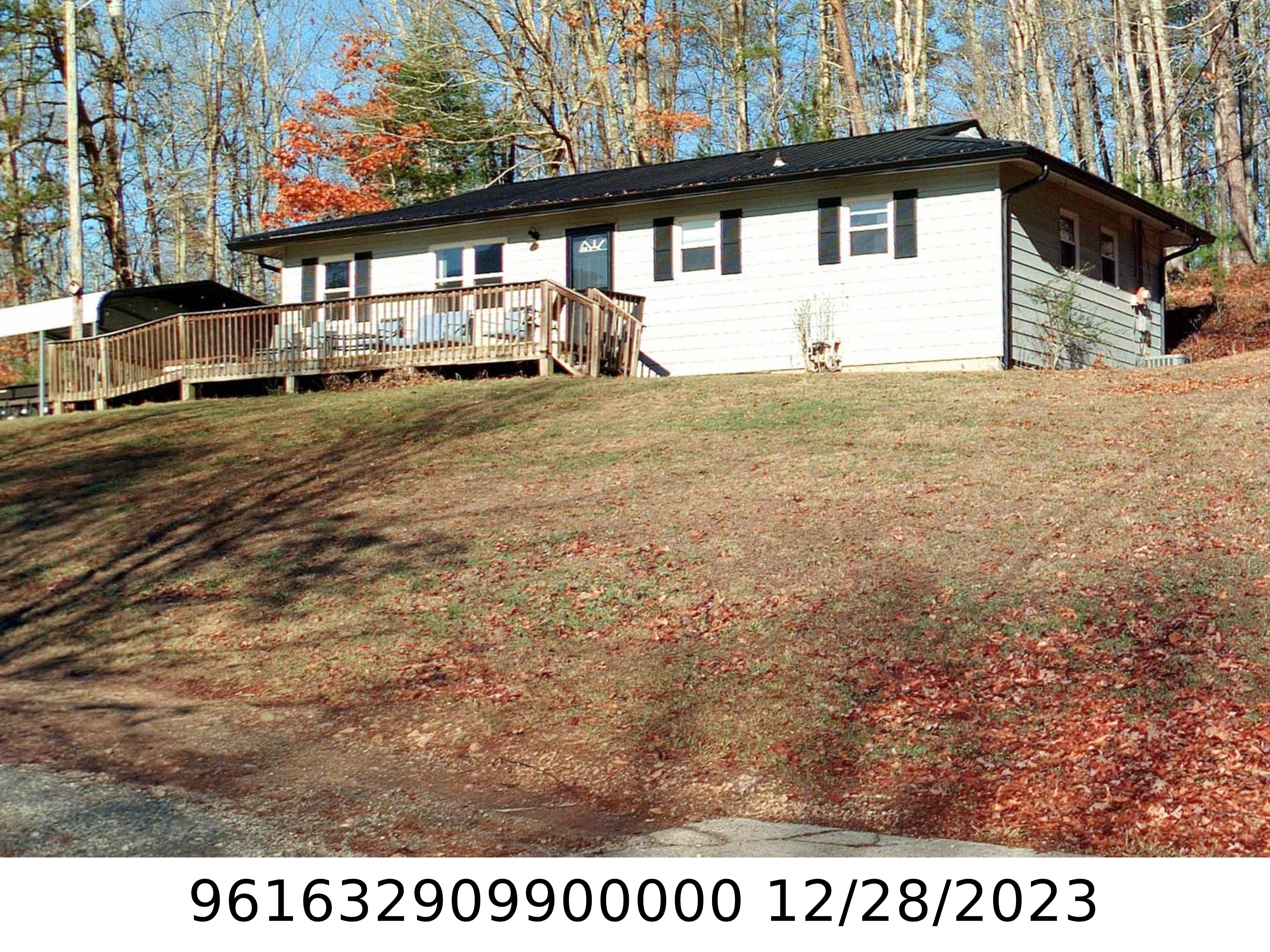 A picture of the property located at 16 BEDROCK LN, CANDLER NC 28715.