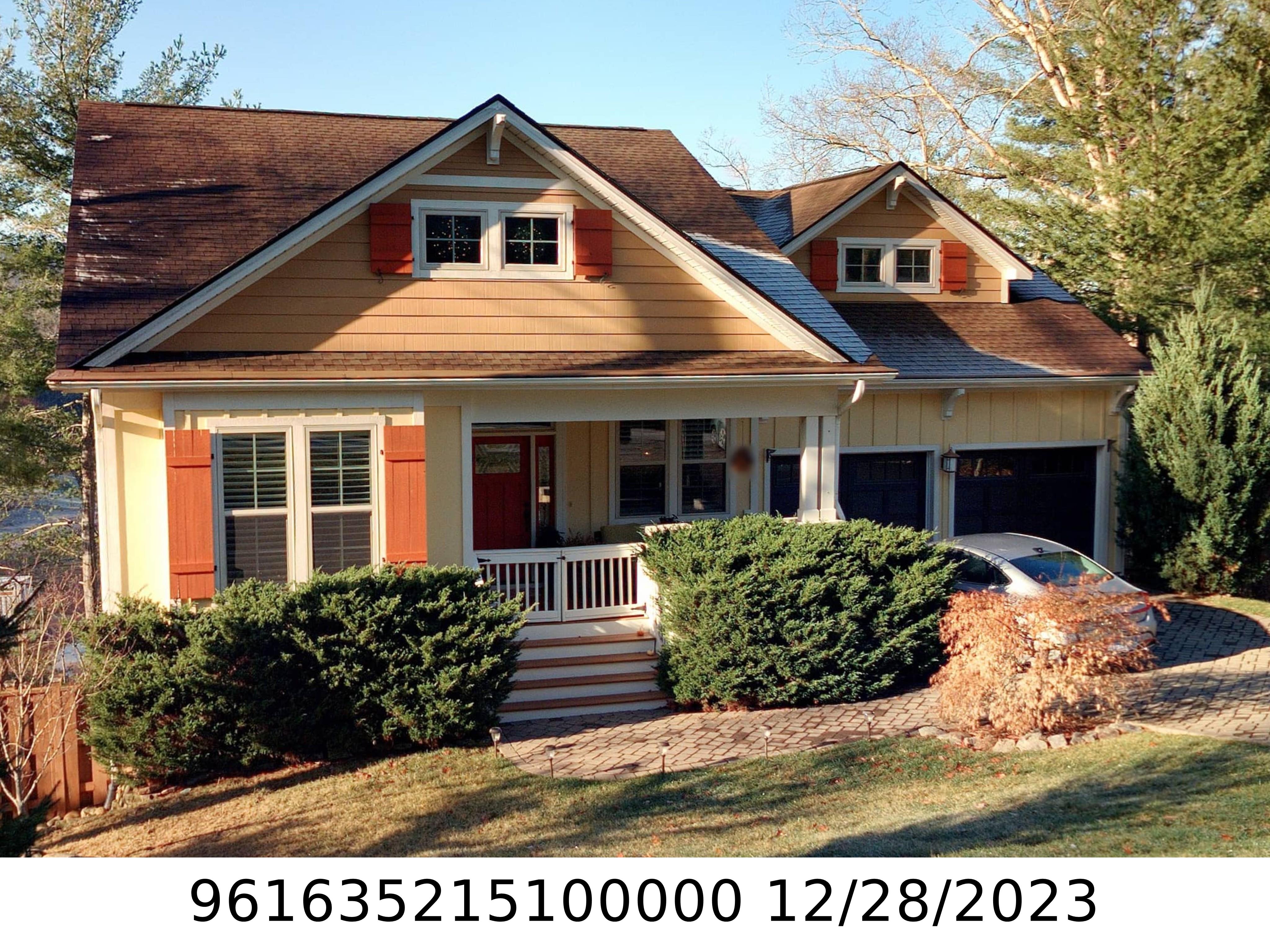 A picture of the property located at 101 GREENWELLS GLORY DR, CANDLER NC 28715.