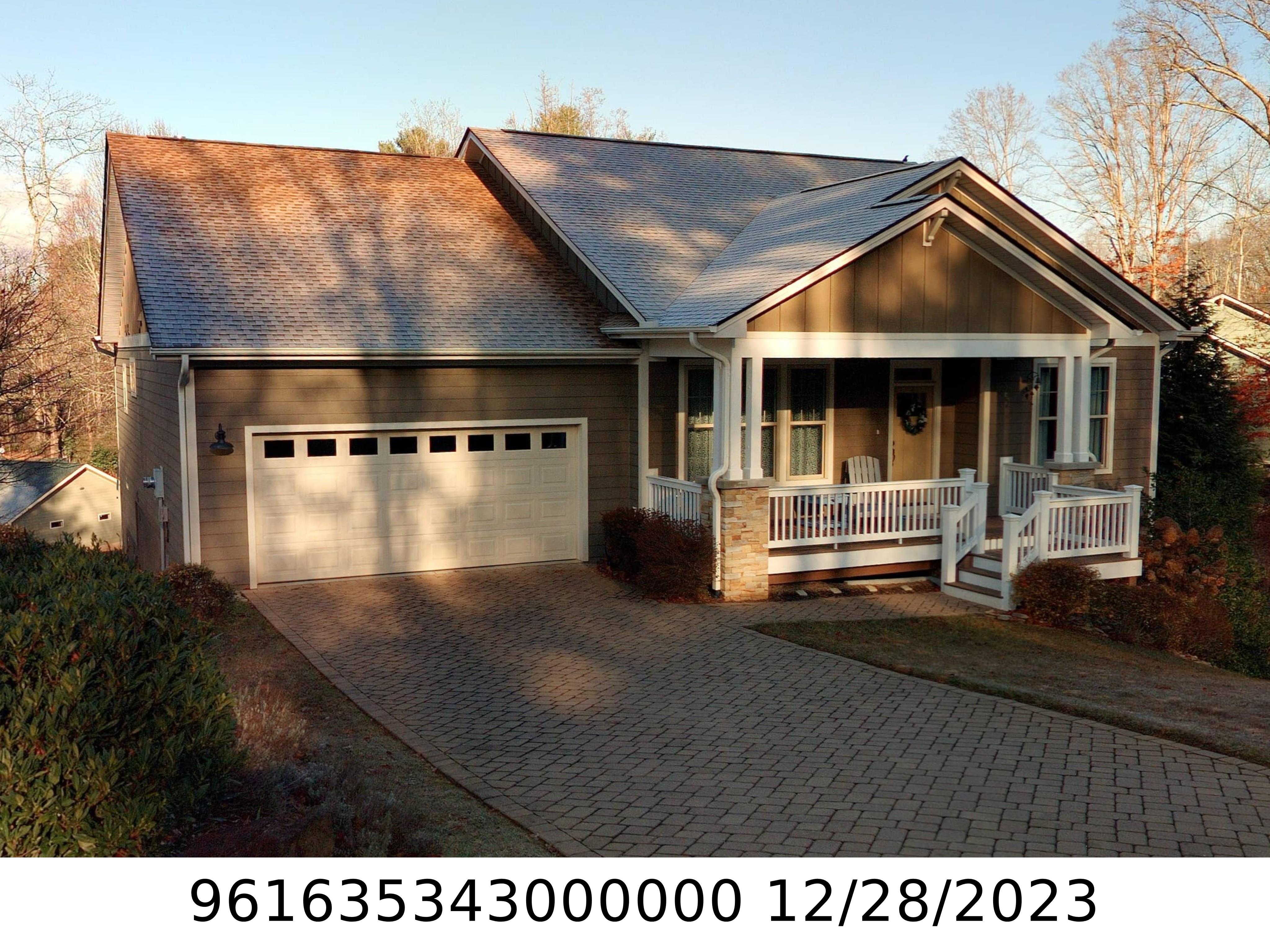 A picture of the property located at 91 GREENWELLS GLORY DR, CANDLER NC 28715.