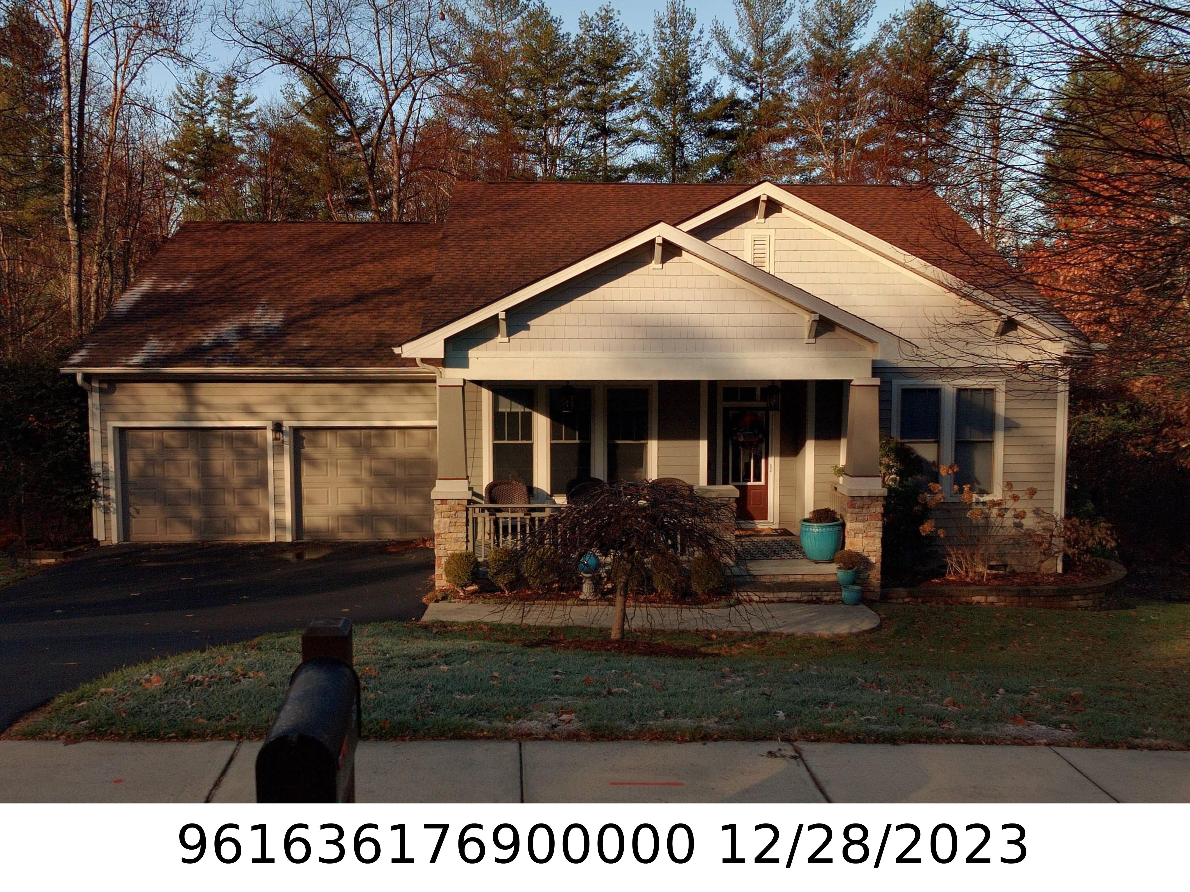 A picture of the property located at 55 GREENWELLS GLORY DR, CANDLER NC 28715.