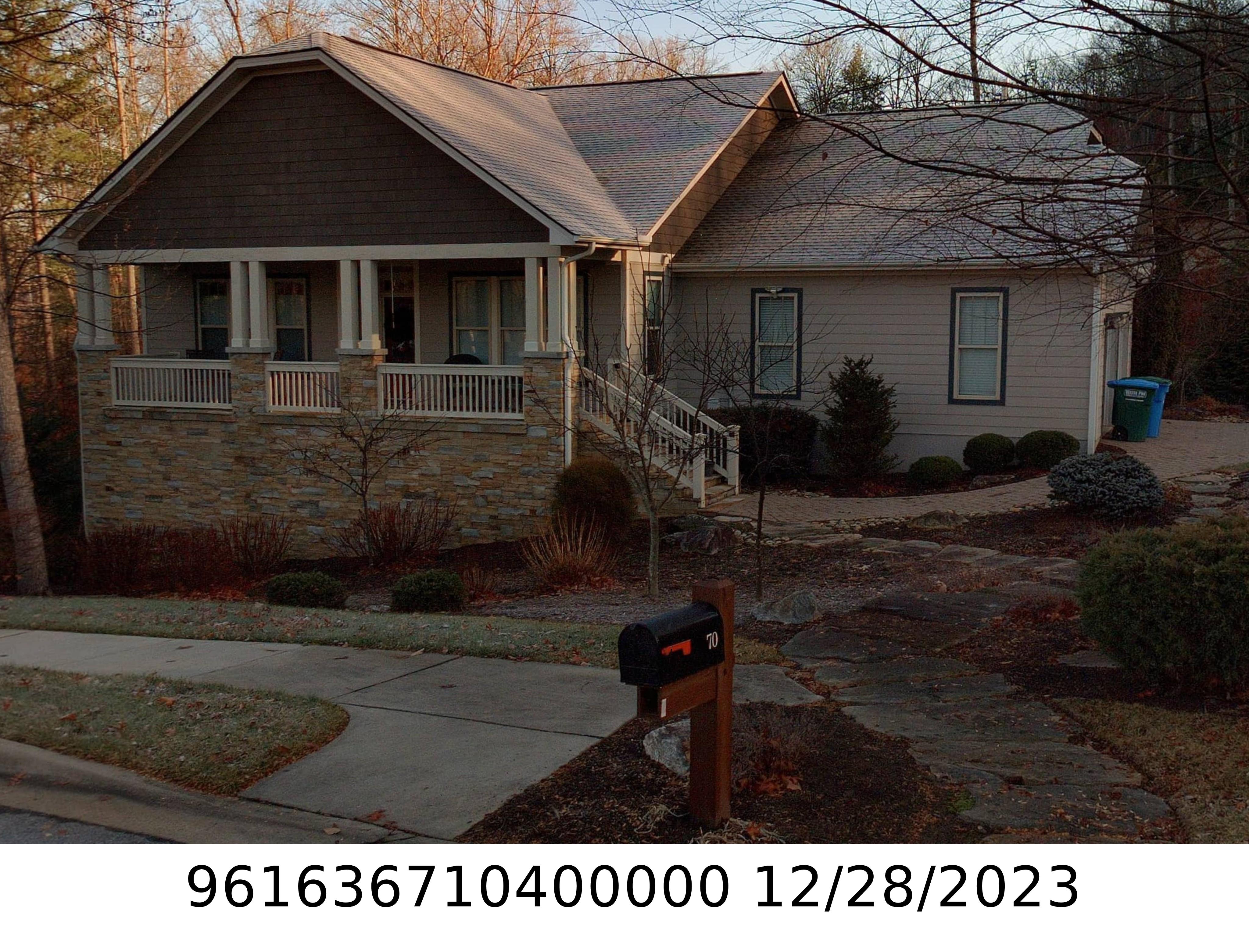 A picture of the property located at 70 GREENWELLS GLORY DR, CANDLER NC 28715.