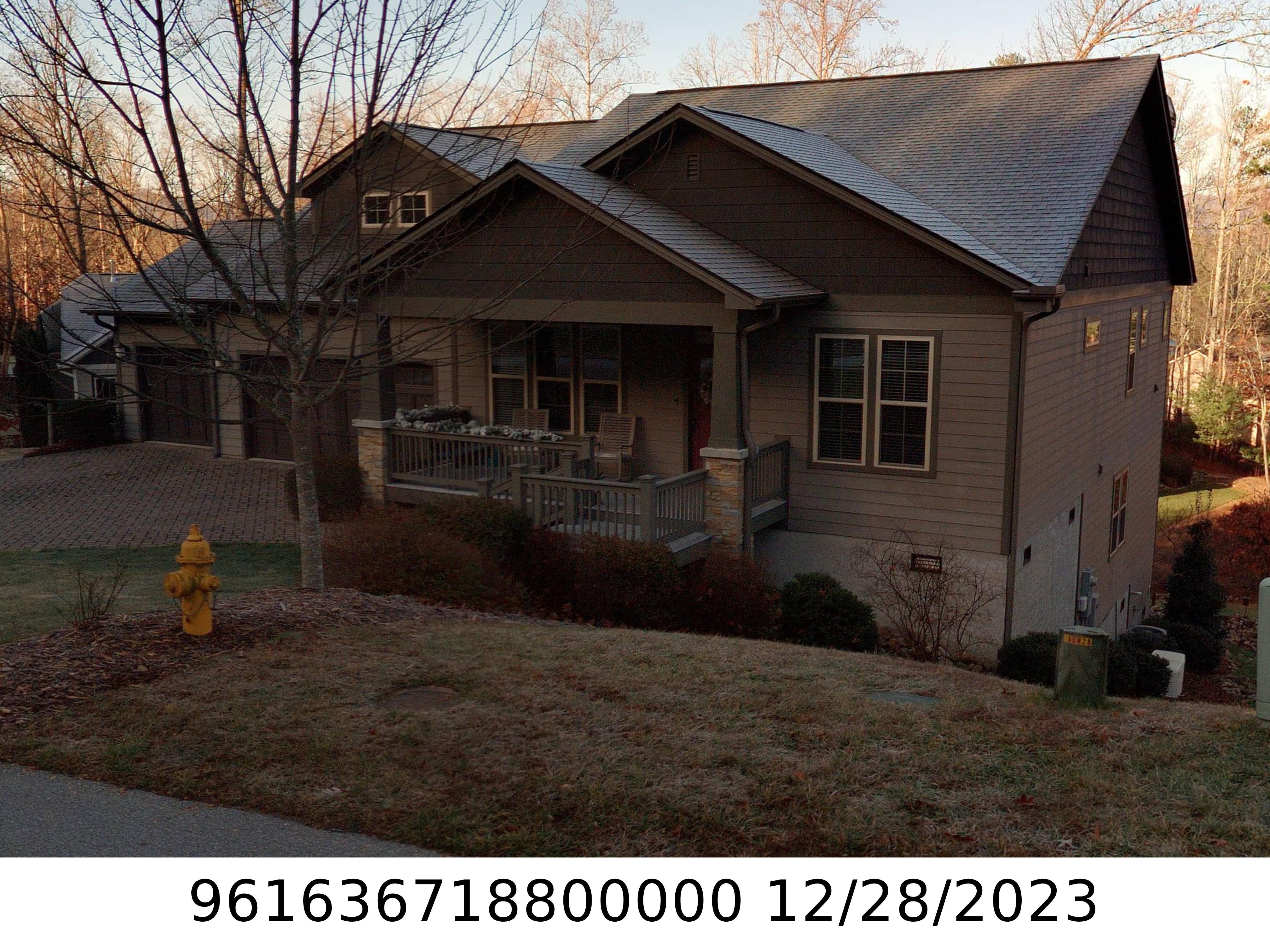 A picture of the property located at 4 BRASSIE CT, CANDLER NC 28715.
