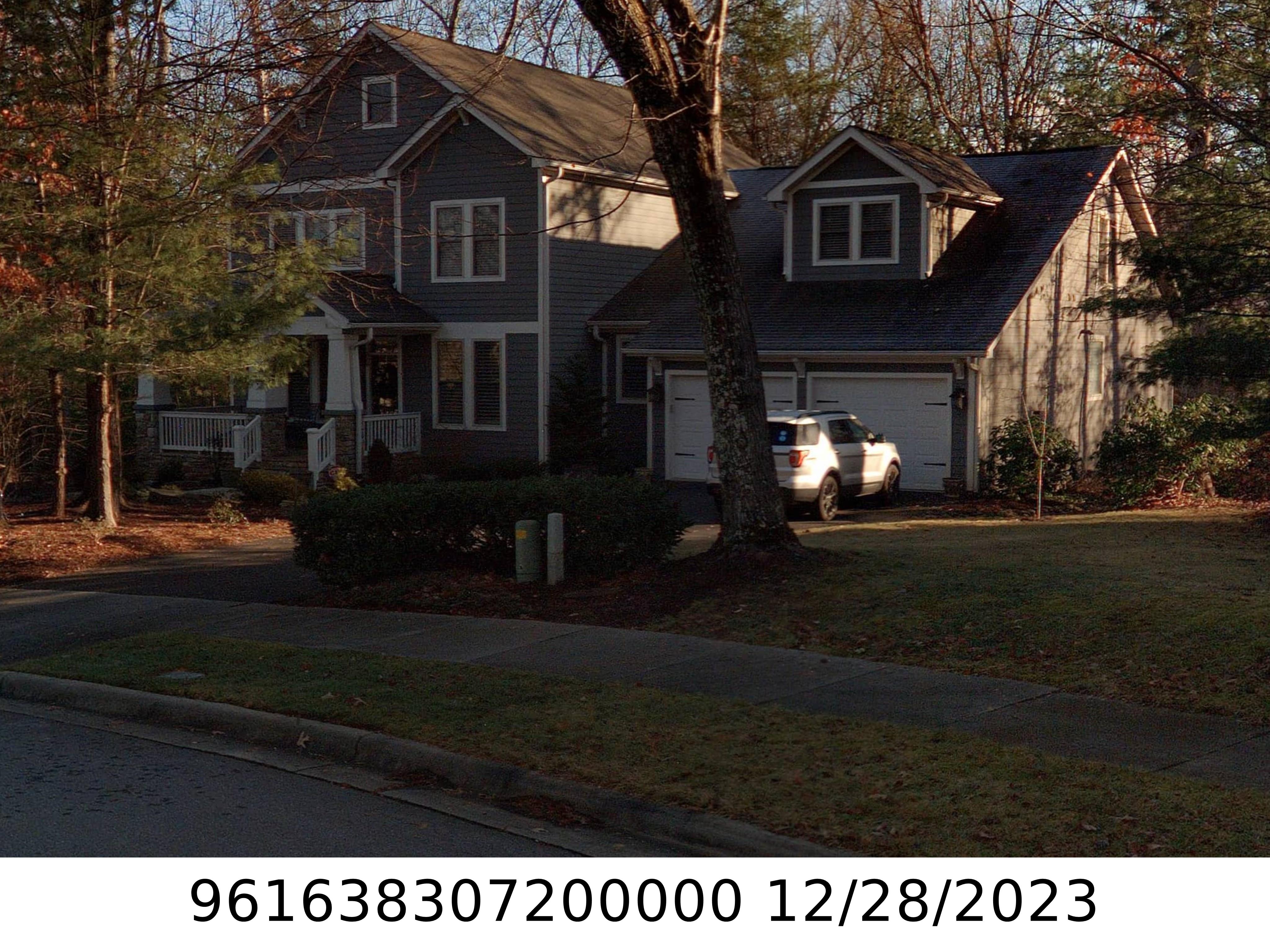 A picture of the property located at 2 GREENWELLS GLORY DR, CANDLER NC 28715.