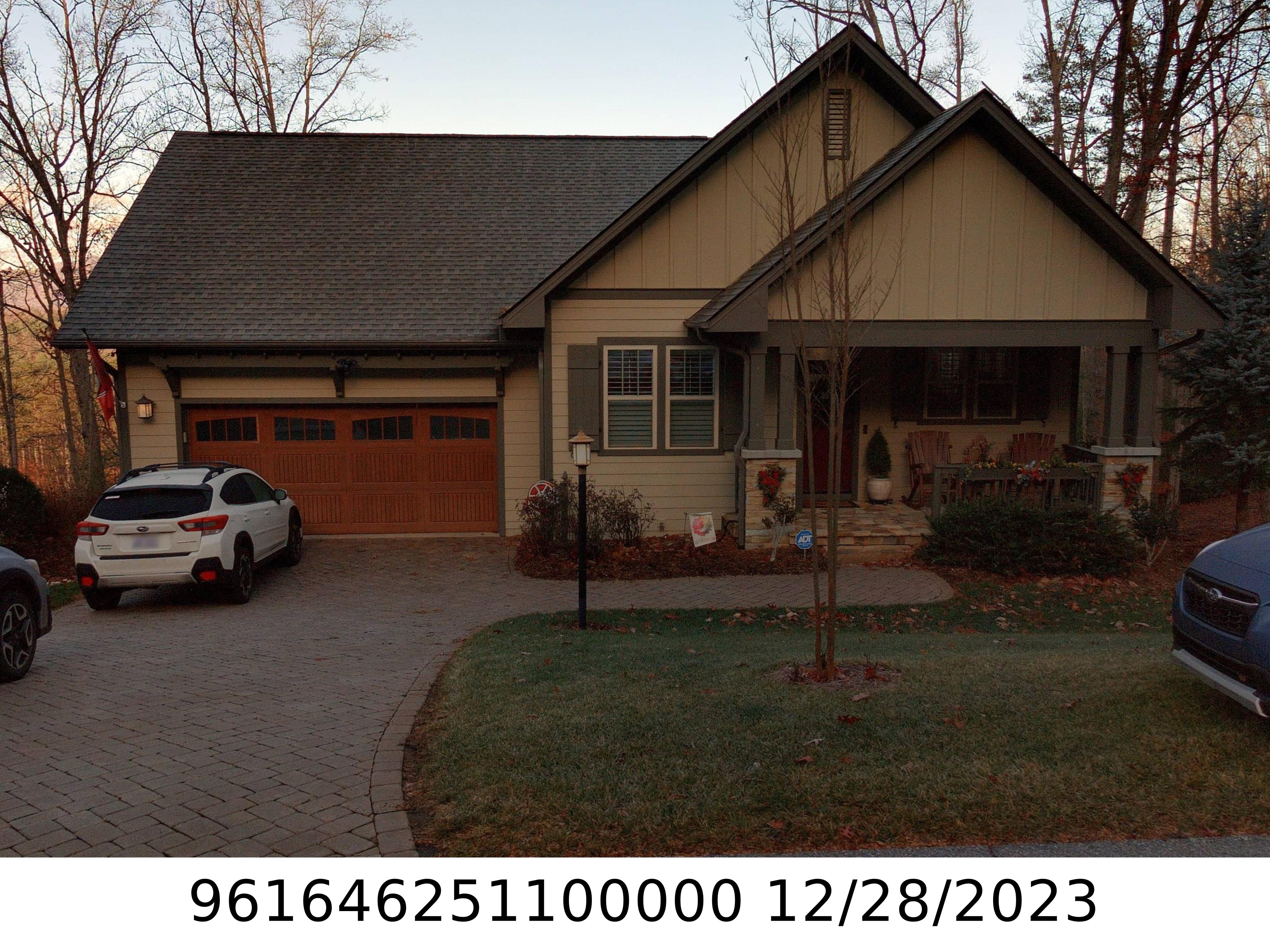 A picture of the property located at 10 BRASSIE CT, CANDLER NC 28715.