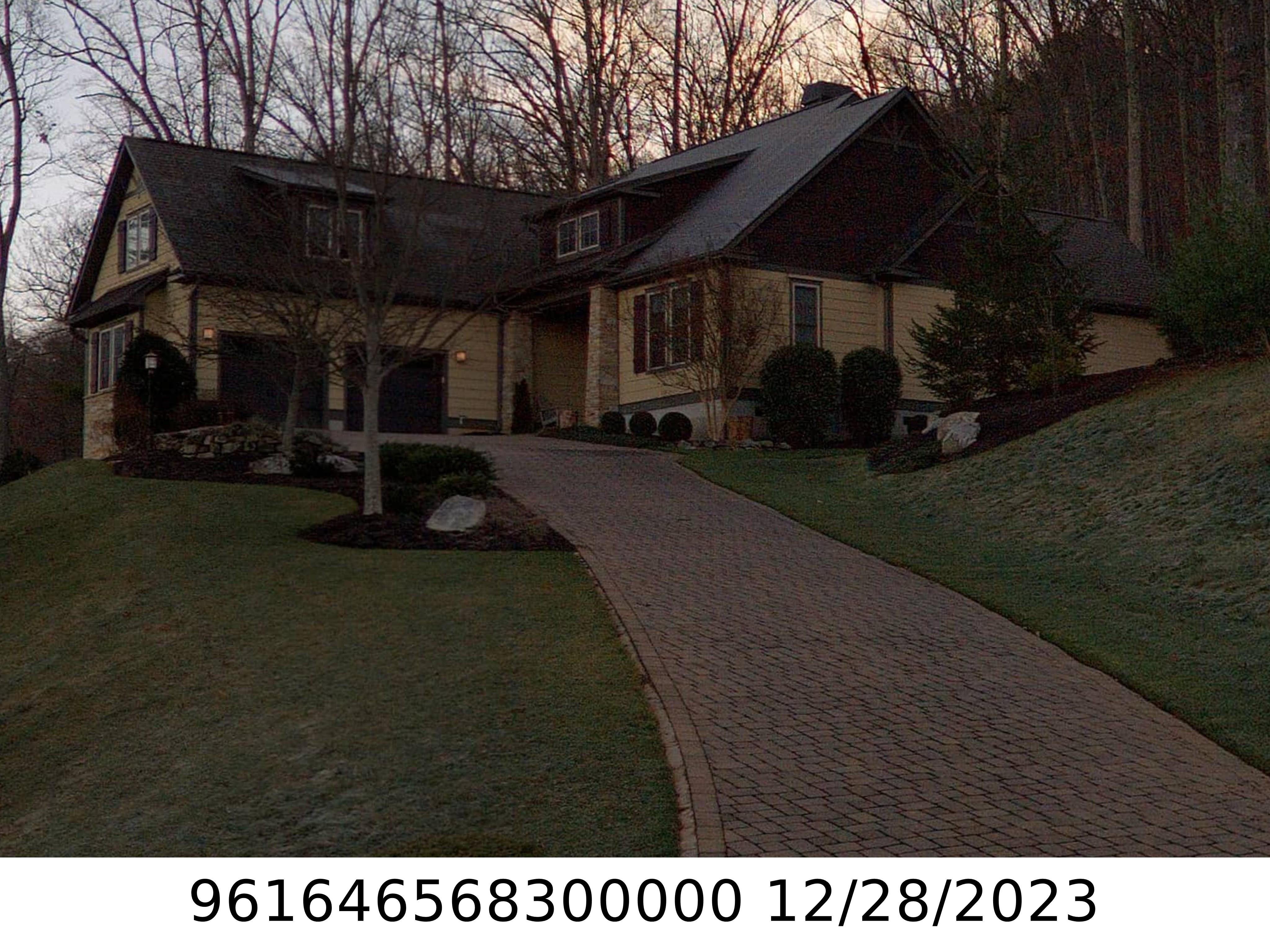 A picture of the property located at 15 BRASSIE CT, CANDLER NC 28715.