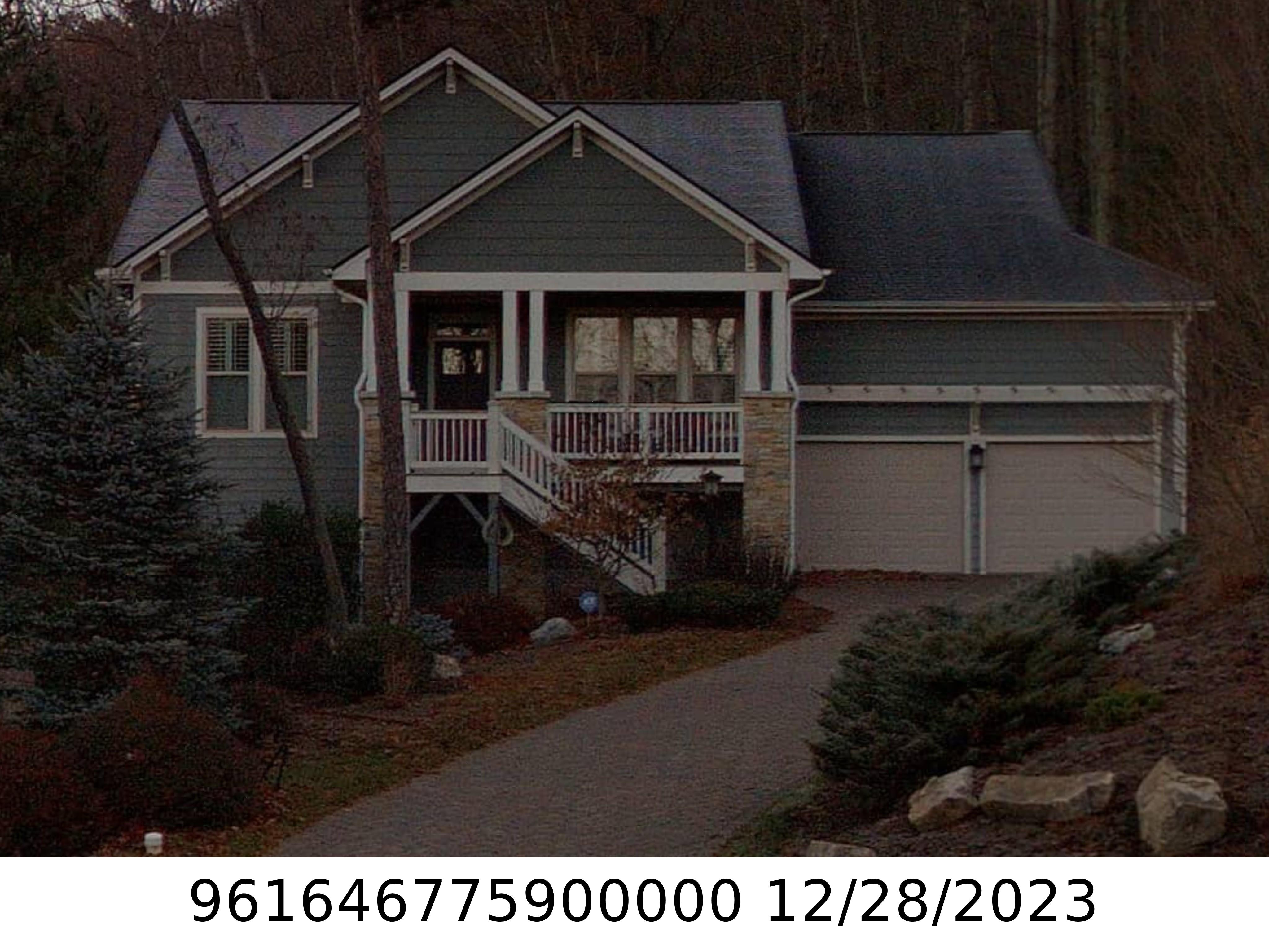 A picture of the property located at 17 BRASSIE CT, CANDLER NC 28715.