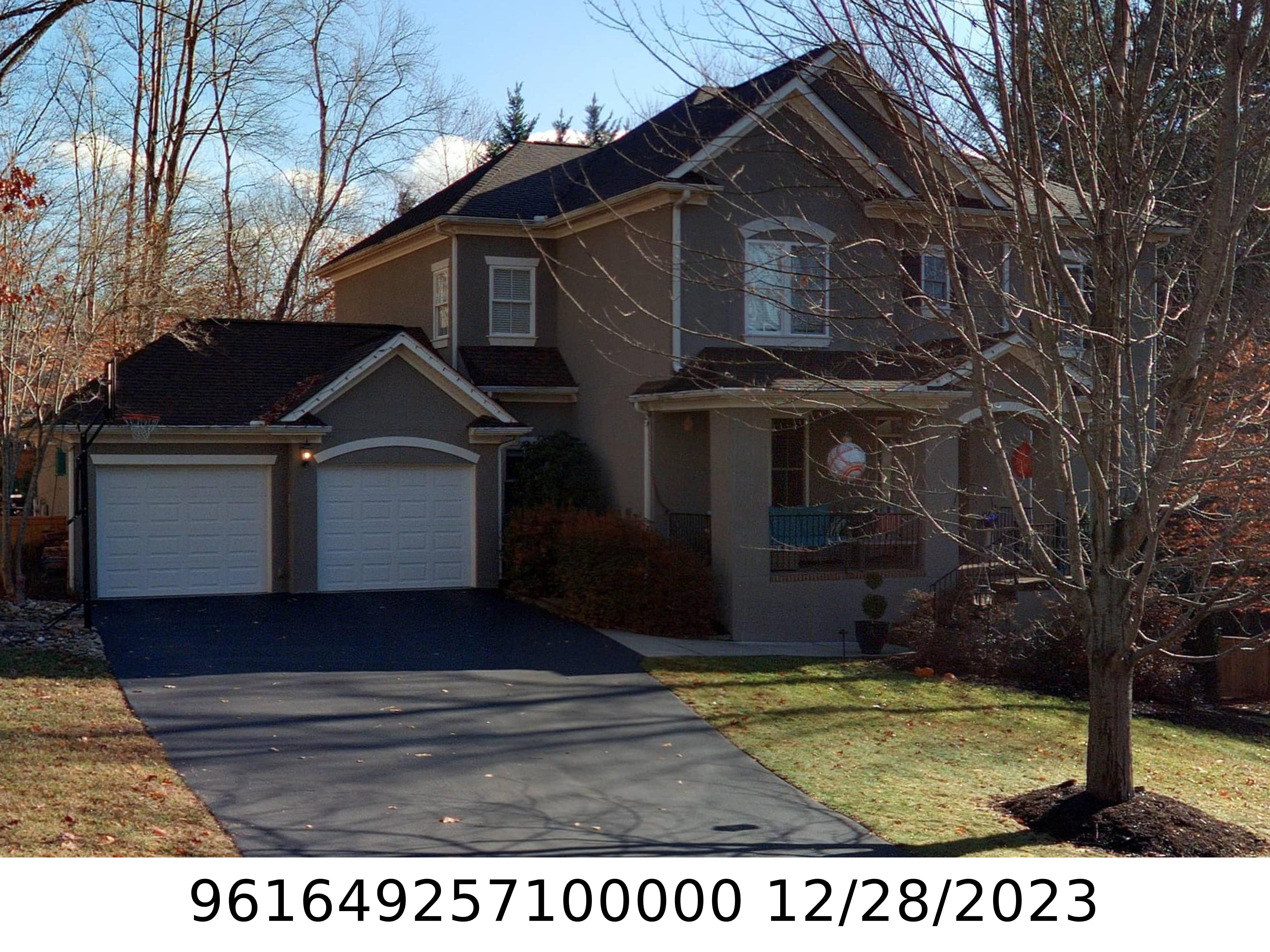 A picture of the property located at 140 GINGER QUILL CIR, CANDLER NC 28715.