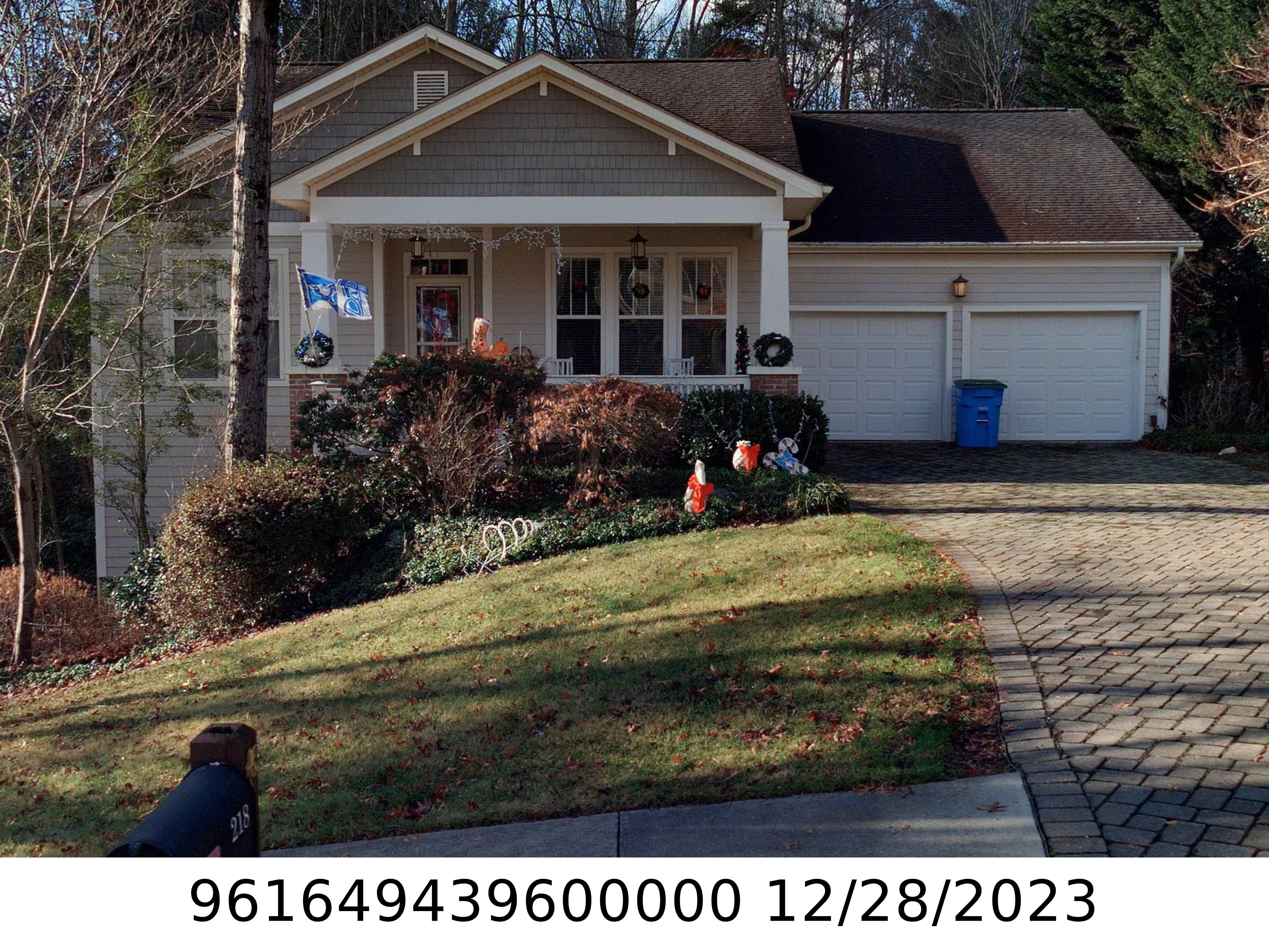A picture of the property located at 218 FENNEL DUN CIR, CANDLER NC 28715.