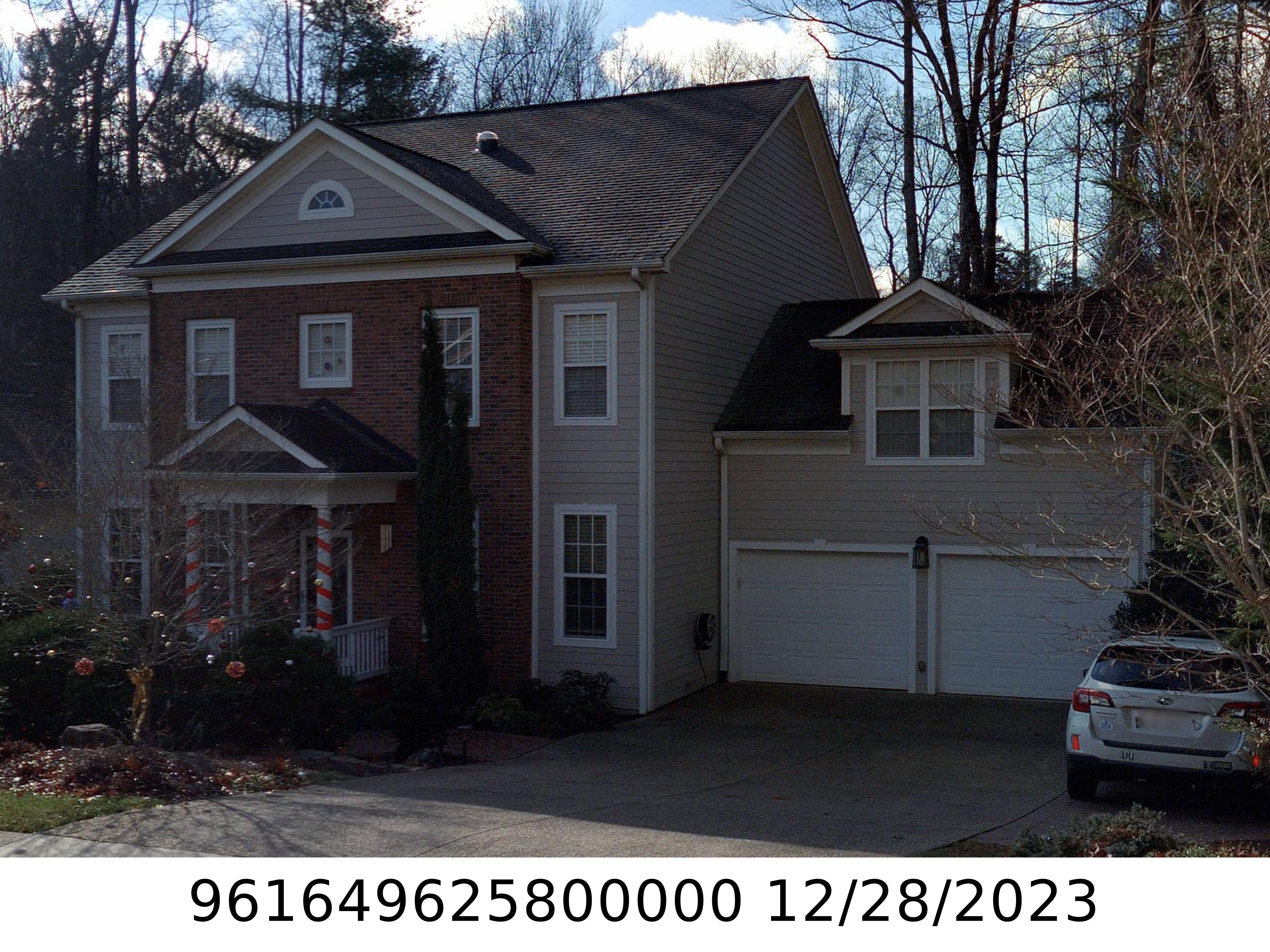 A picture of the property located at 224 FENNEL DUN CIR, CANDLER NC 28715.