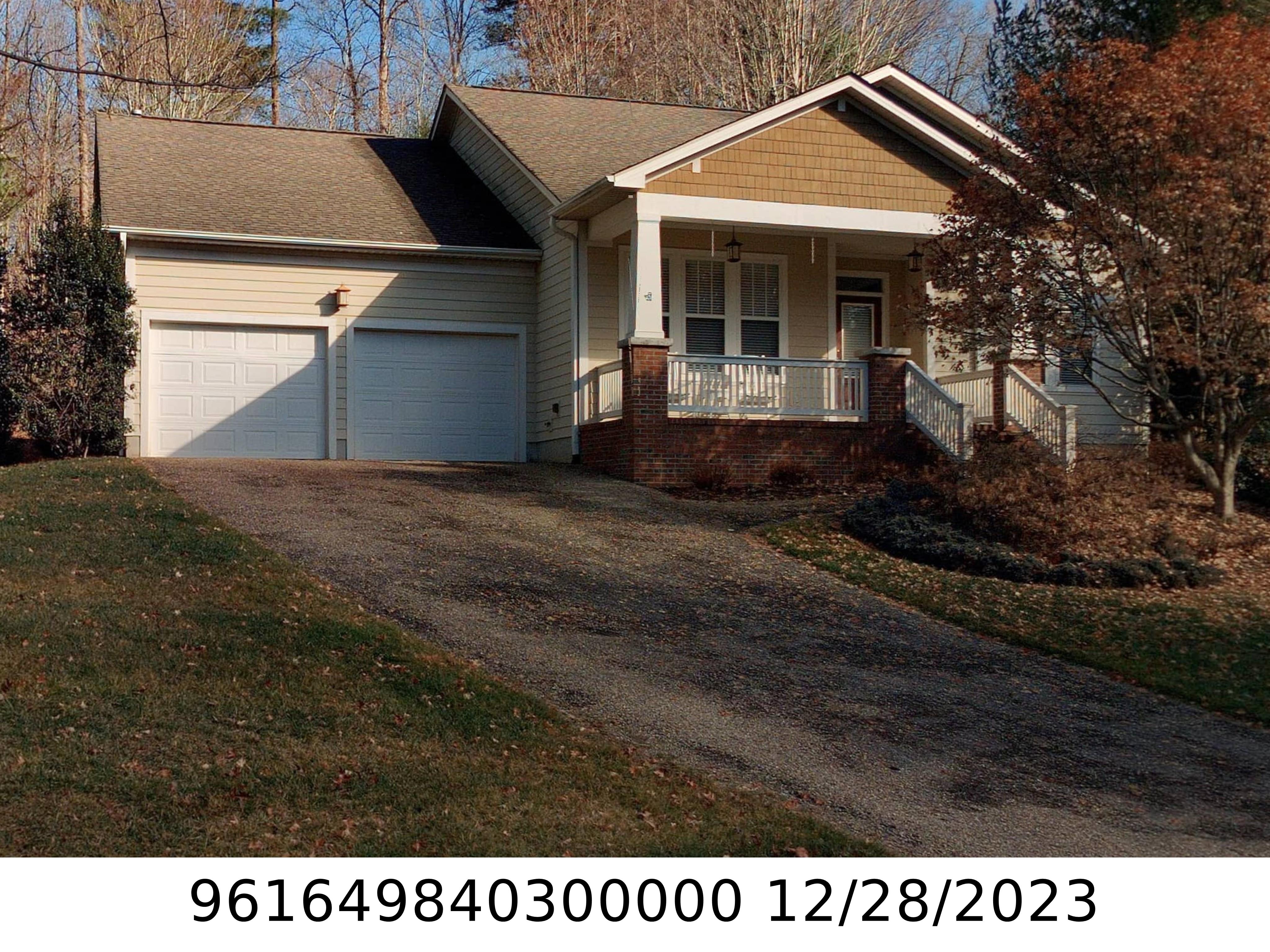 A picture of the property located at 227 FENNEL DUN CIR, CANDLER NC 28715.