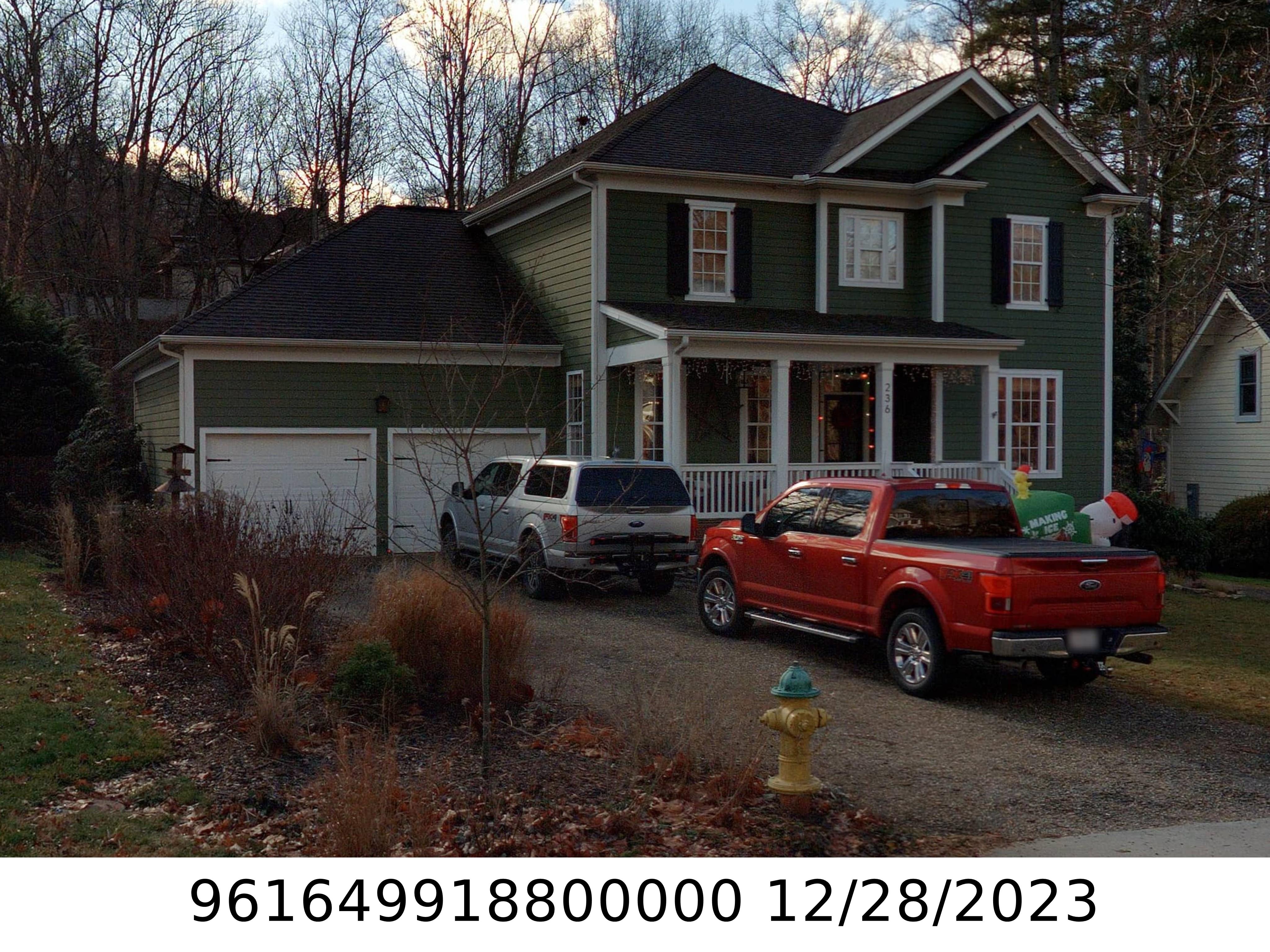 A picture of the property located at 236 FENNEL DUN CIR, CANDLER NC 28715.