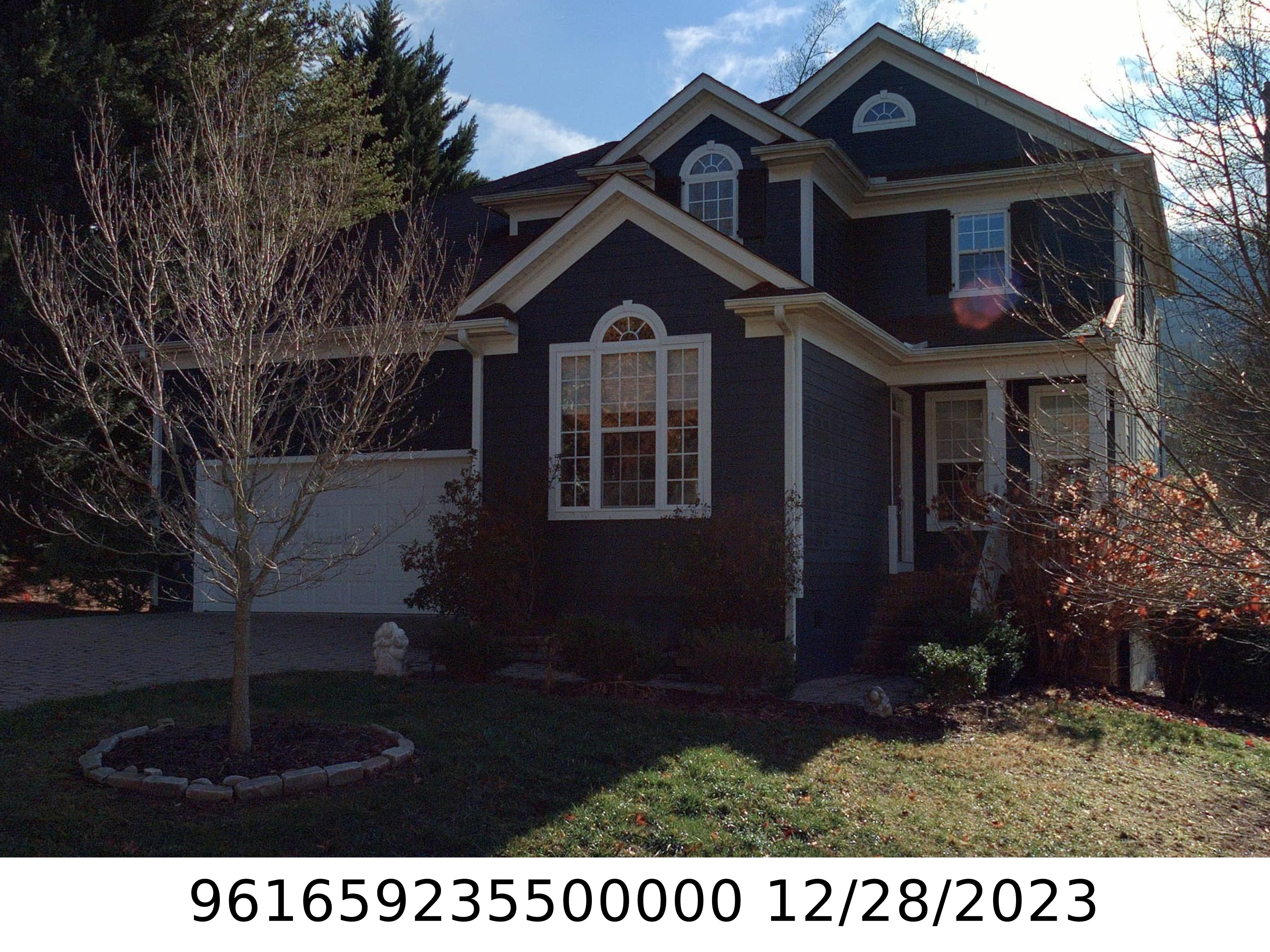 A picture of the property located at 248 FENNEL DUN CIR, CANDLER NC 28715.