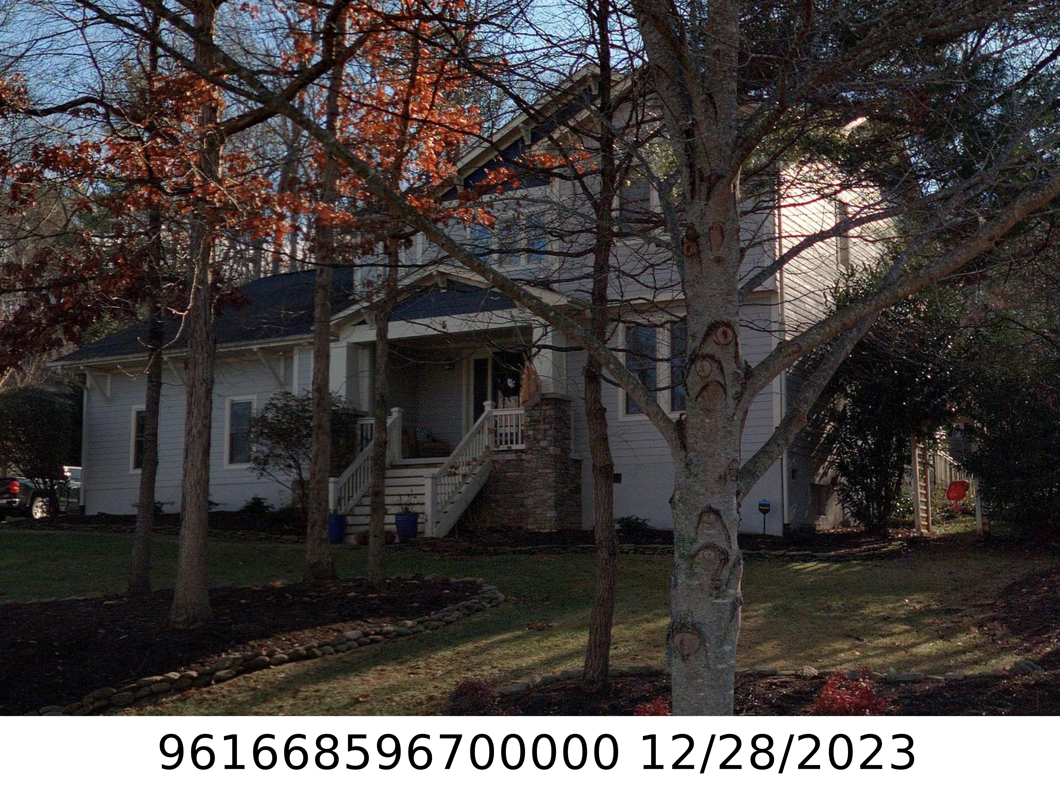 A picture of the property located at 5 SAWYERS PHEASANT LN, CANDLER NC 28715.