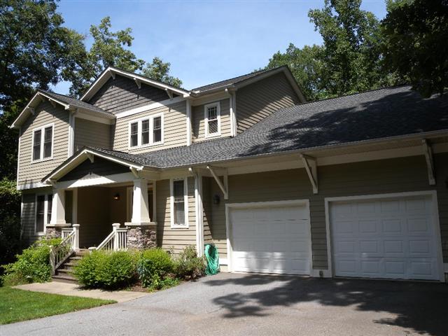 A picture of the property located at 2 BLUE DAMSEL CT, CANDLER NC 28715.