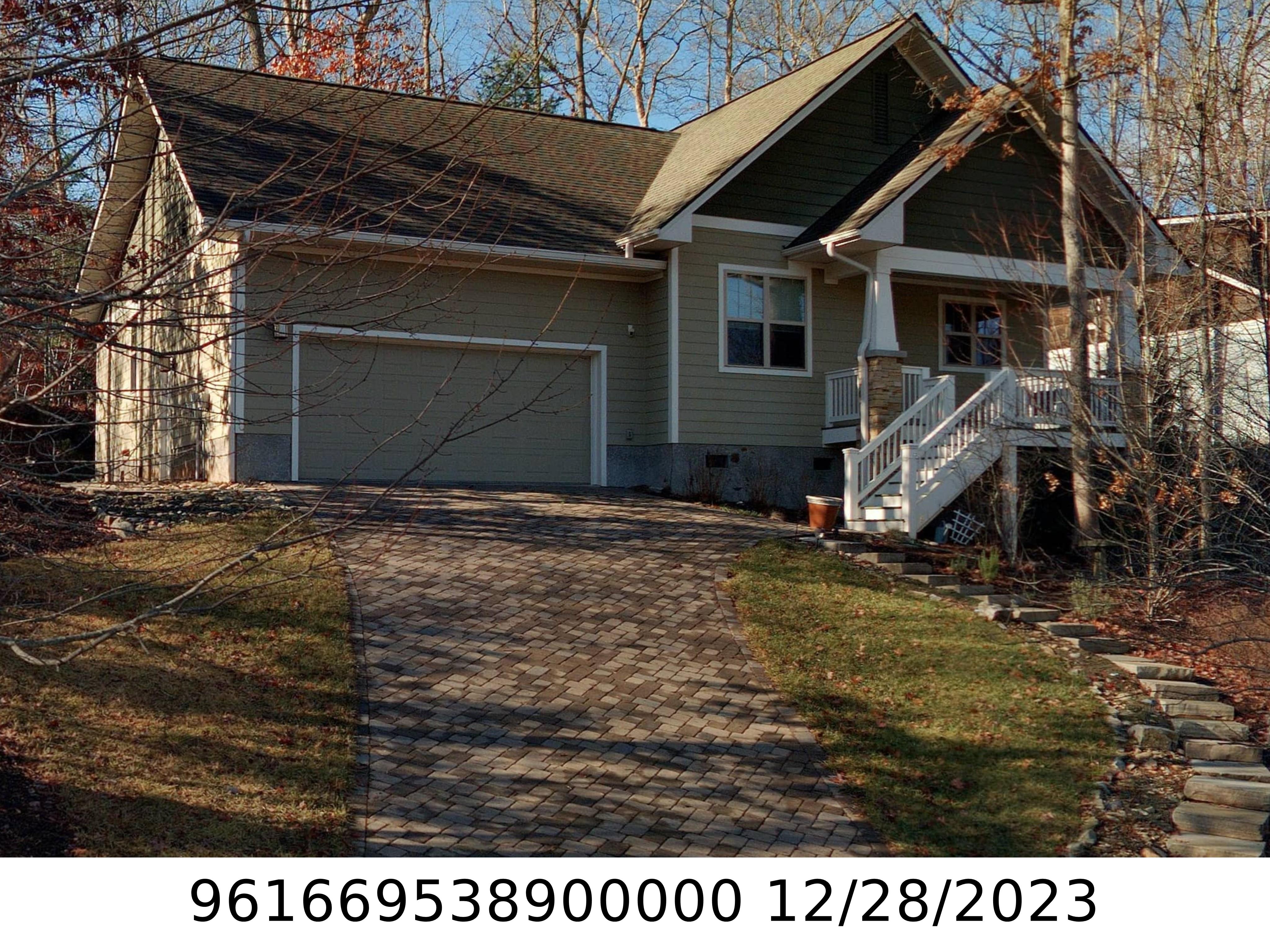 A picture of the property located at 652 WELSH PARTRIDGE CIR, CANDLER NC 28715.