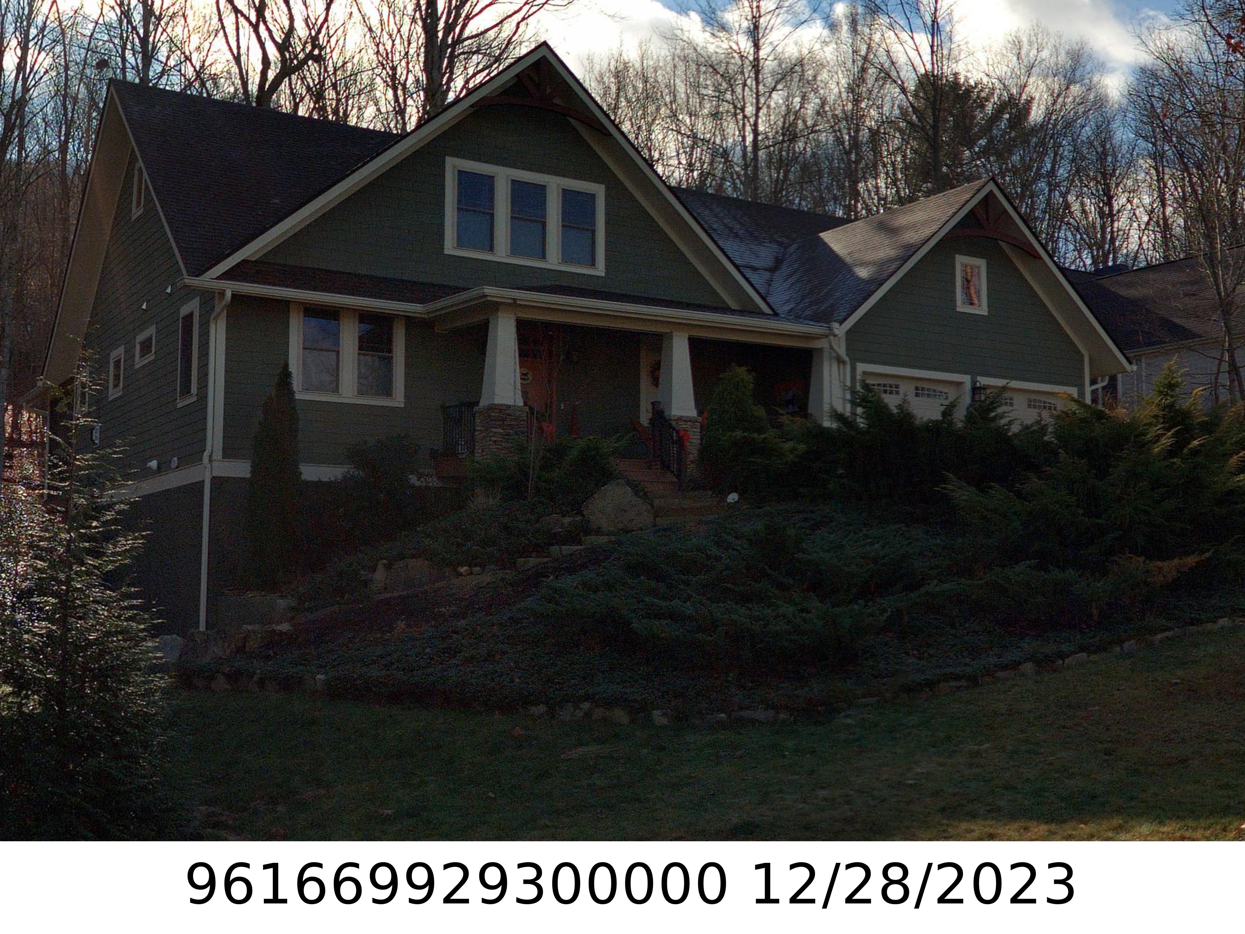 A picture of the property located at 7 MAVE LN, CANDLER NC 28715.
