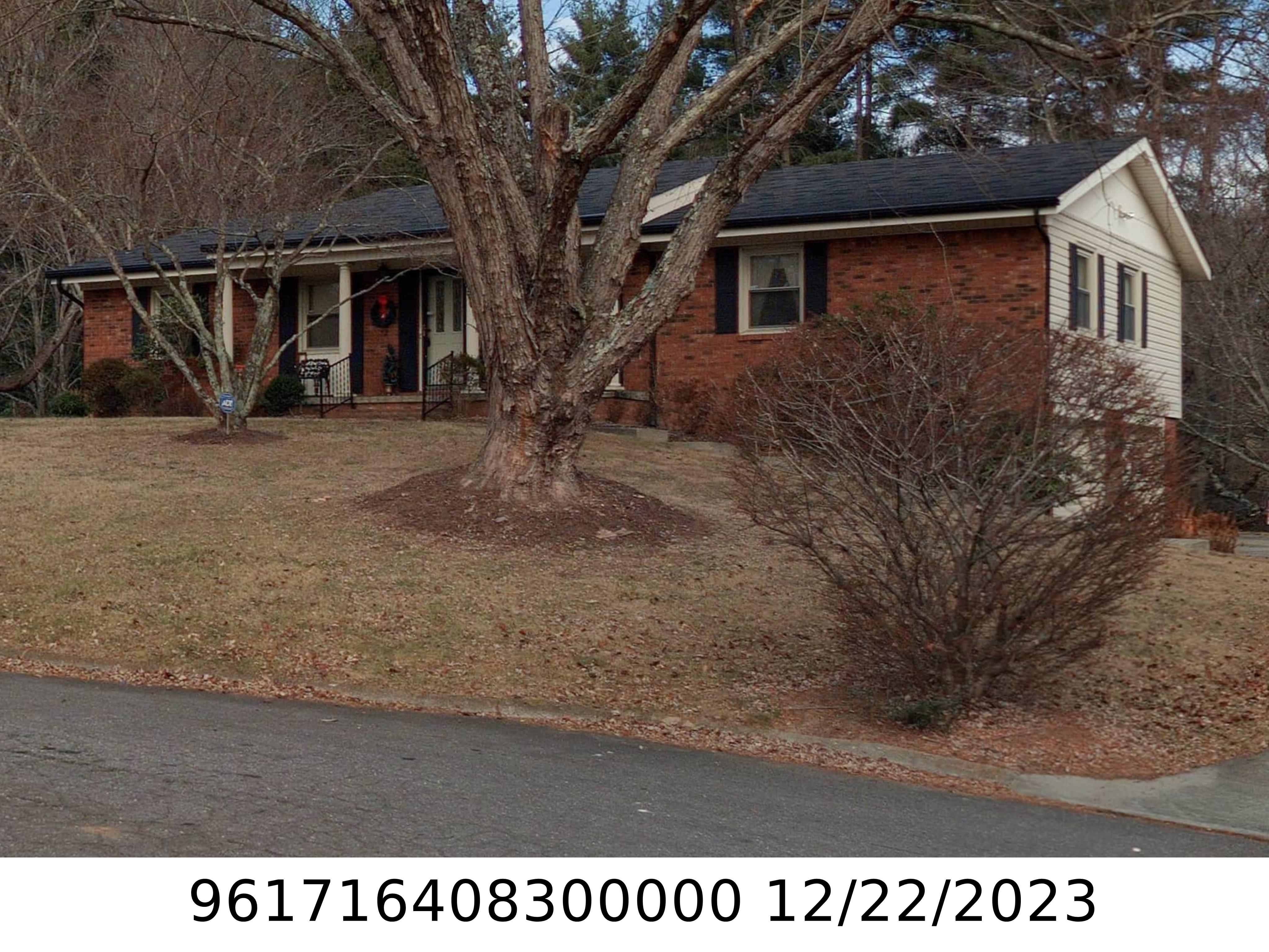 A picture of the property located at 2 NORTHRIDGE LN, CANDLER NC 28715.