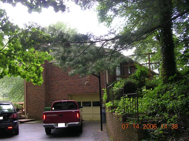 A picture of the property located at 5 TANBARK TRL, CANDLER NC 28715.