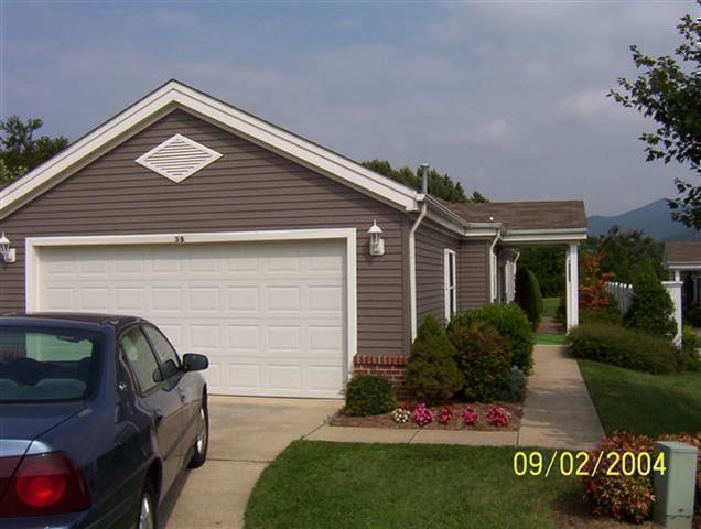 A picture of the property located at 11 HEATHER WAY # C, CANDLER NC 28715.