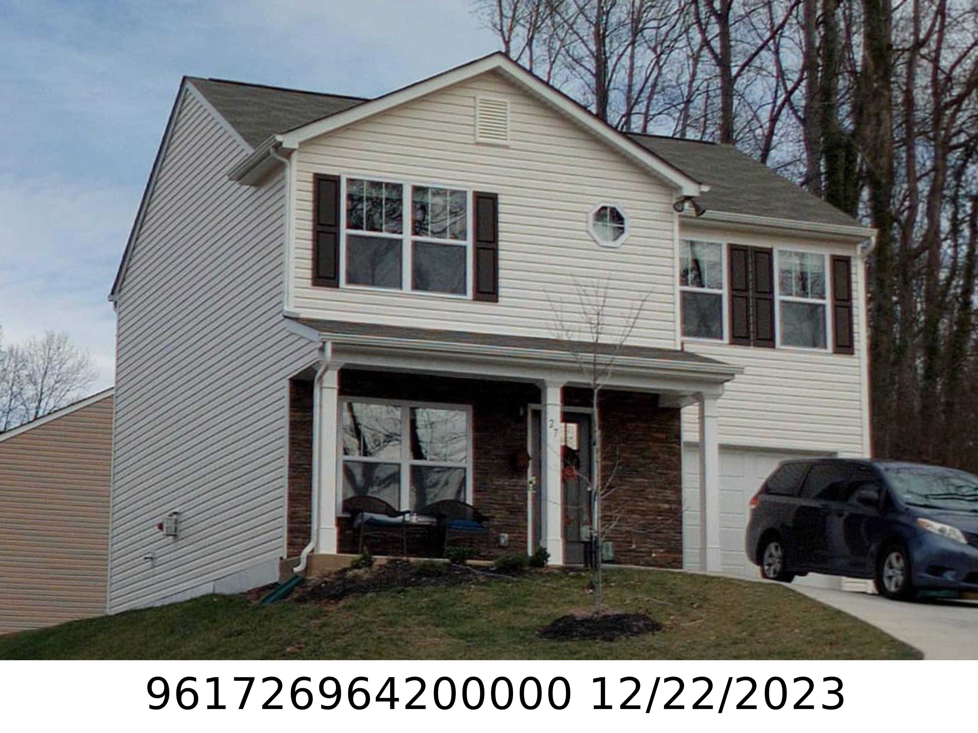 A picture of the property located at 27 HAMRICK DR, CANDLER NC 28715.