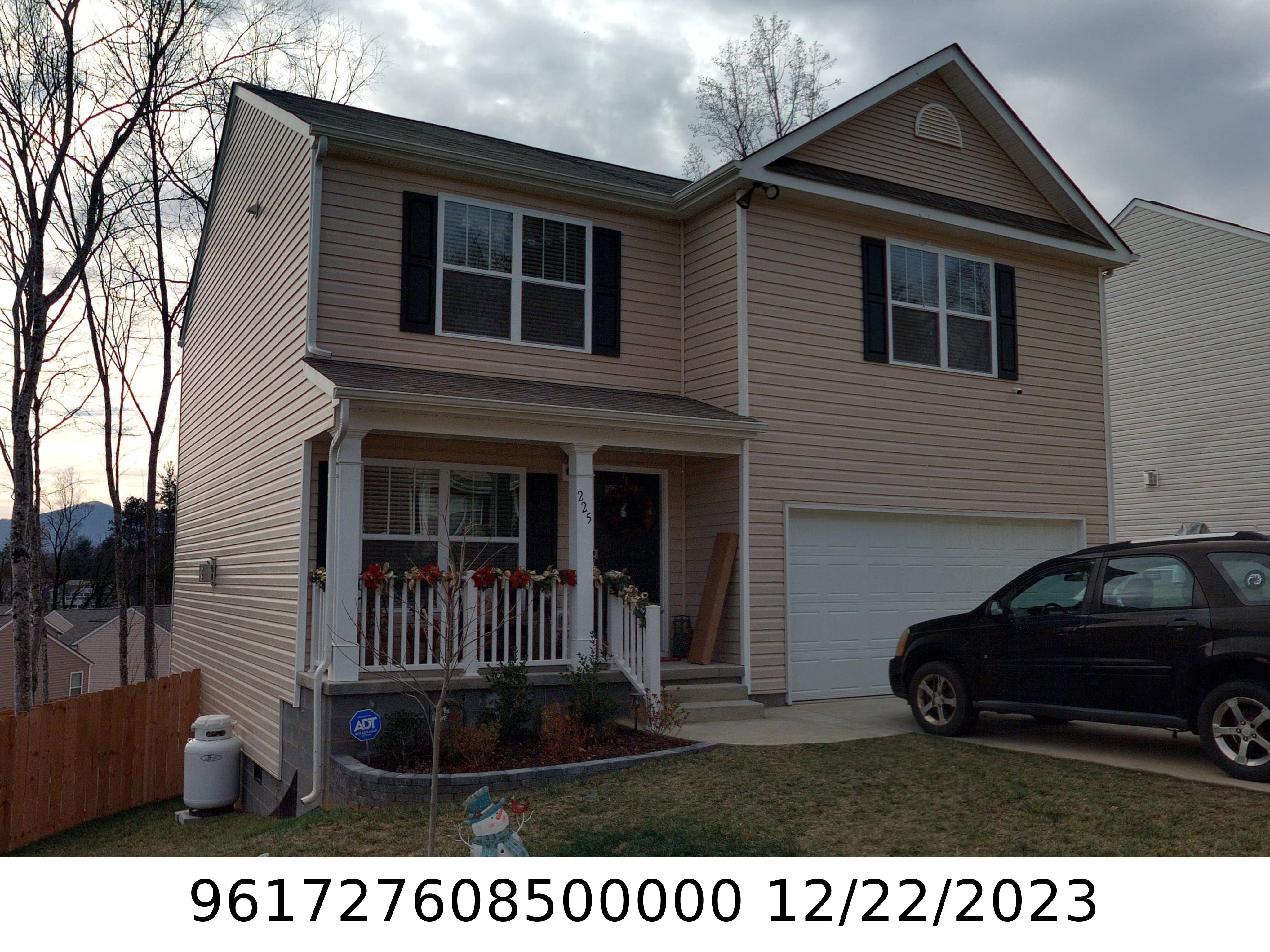 A picture of the property located at 225 ROPER ST, CANDLER NC 28715.