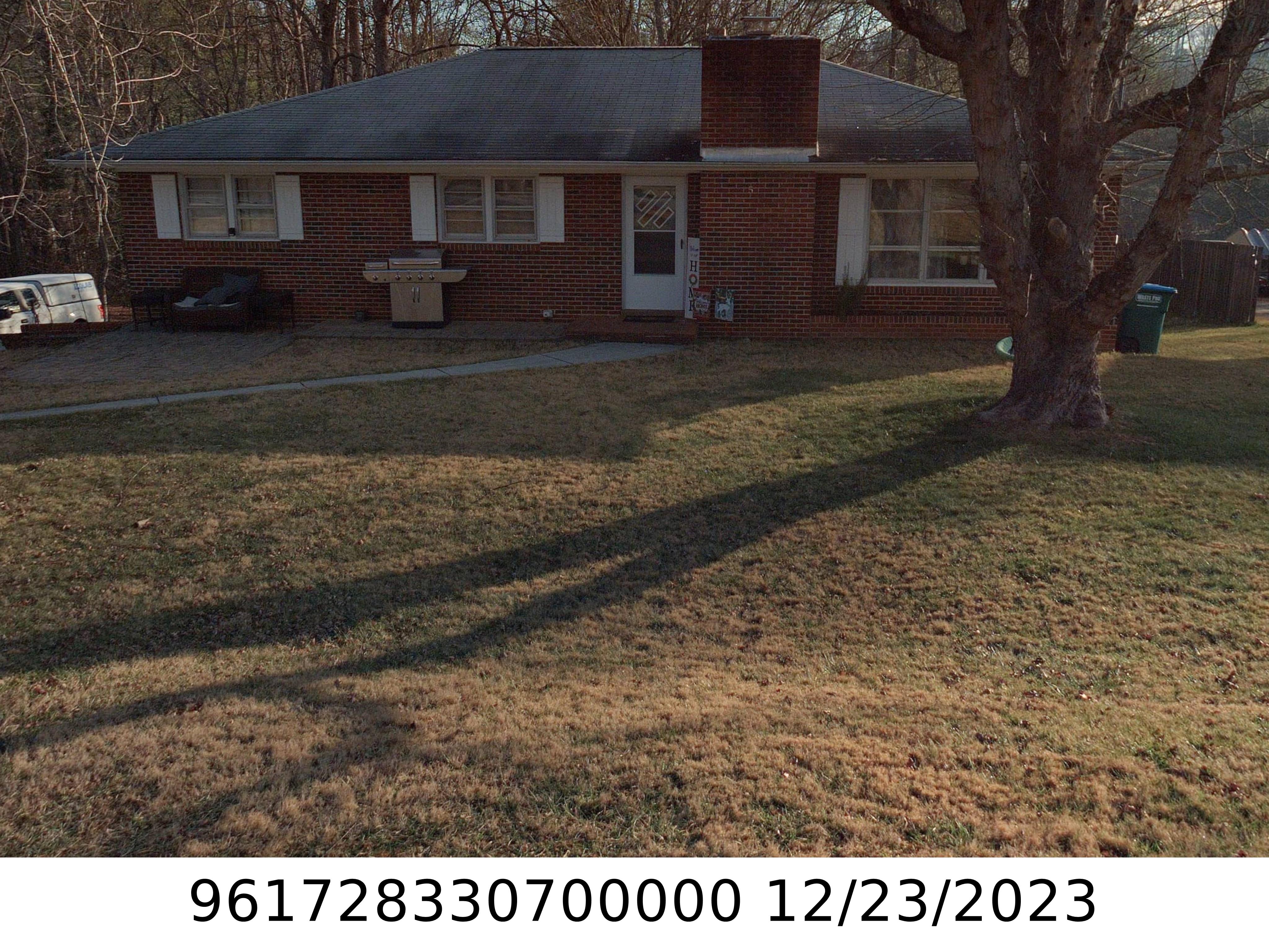 A picture of the property located at 5 MONTE VISTA PL, CANDLER NC 28715.