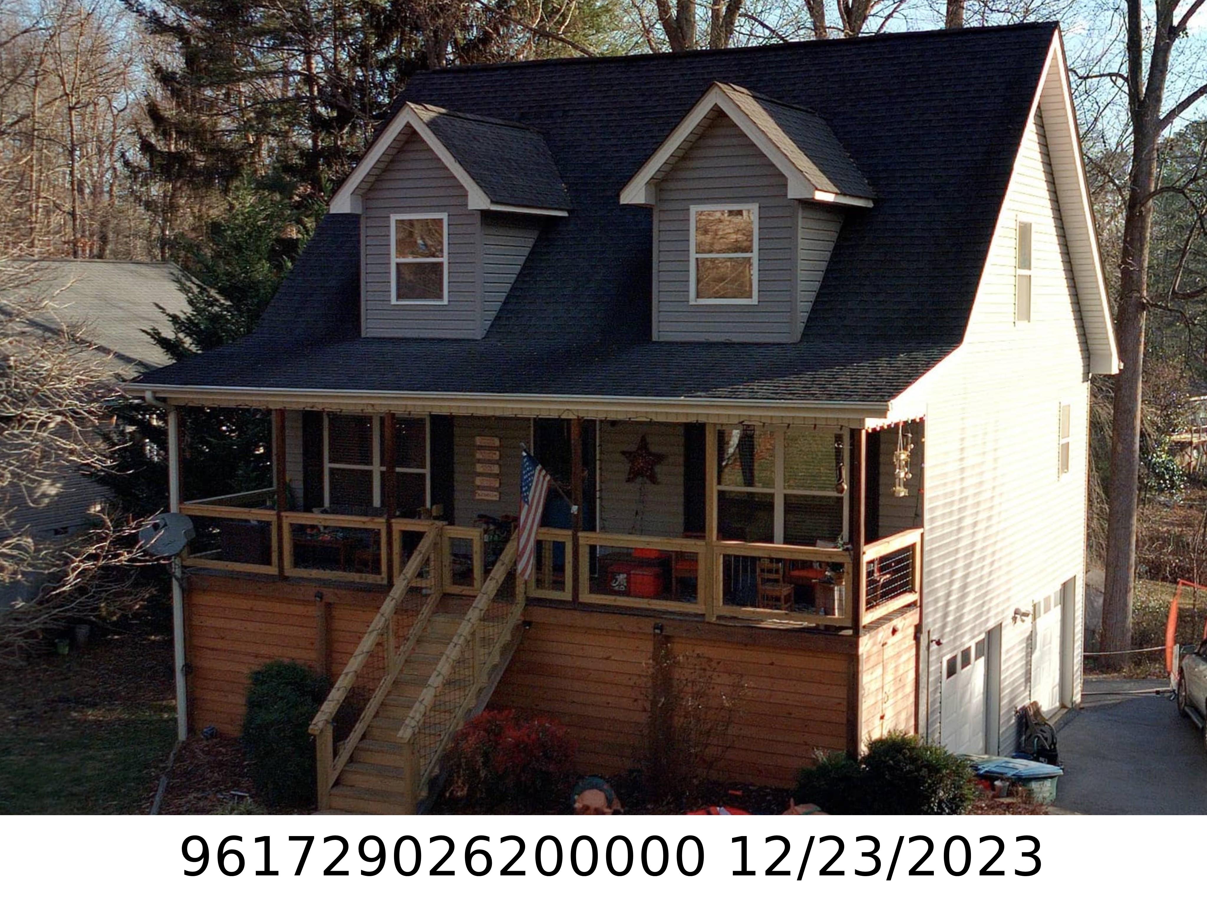 A picture of the property located at 22 MONTE VISTA CIR, CANDLER NC 28715.