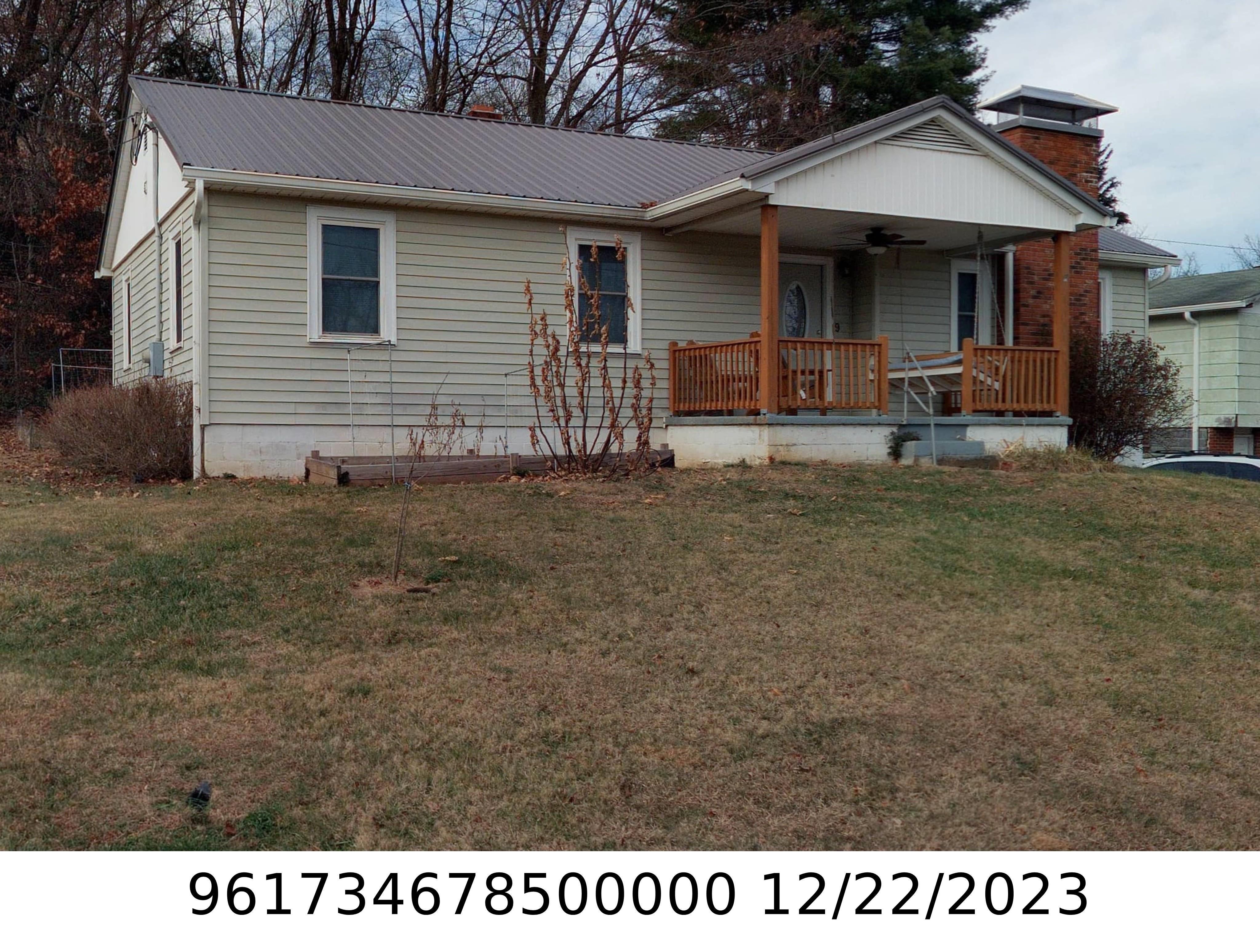 A picture of the property located at 9 BROOKSIDE CIR, CANDLER NC 28715.