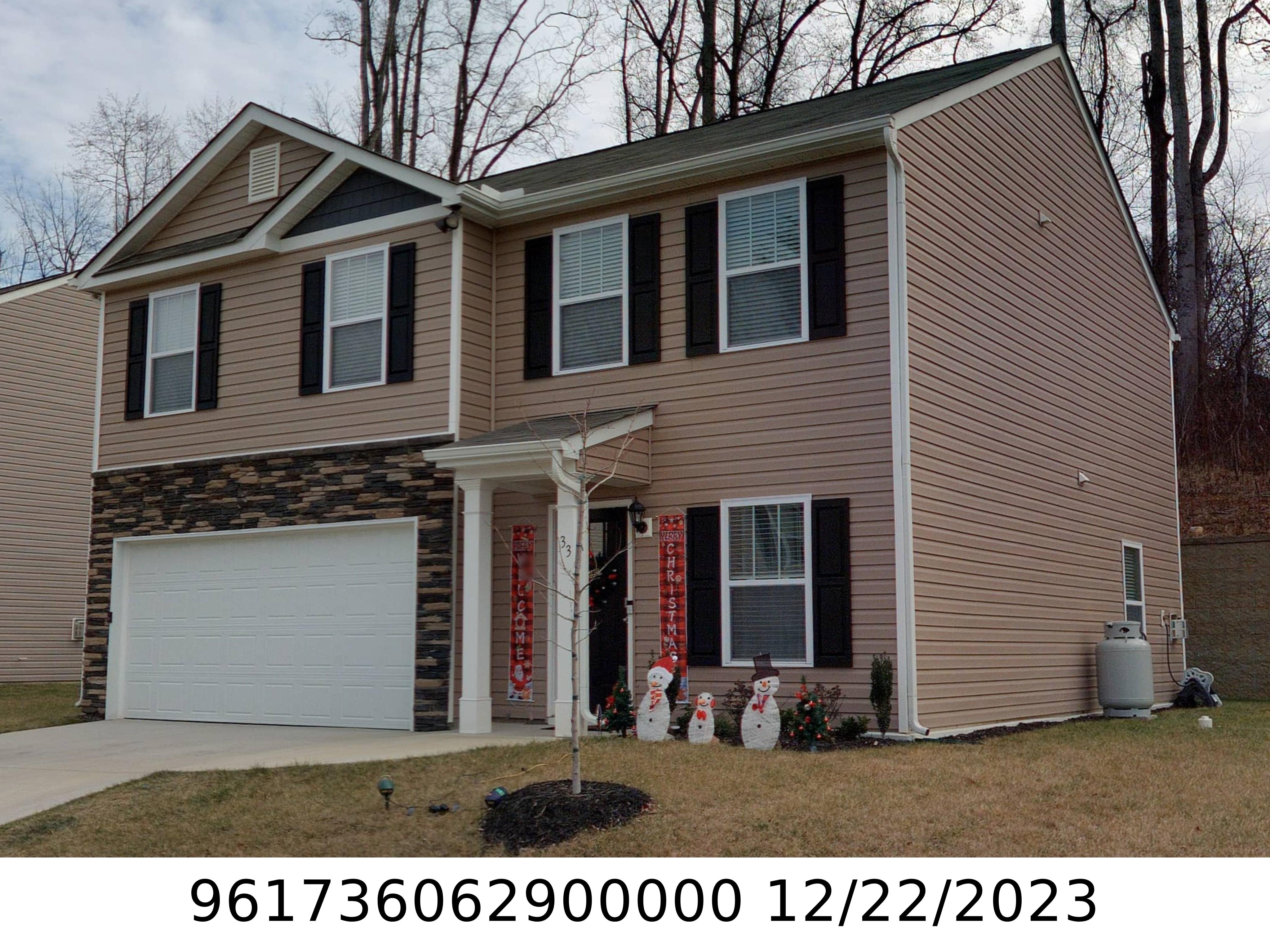 A picture of the property located at 33 HAMRICK DR, CANDLER NC 28715.