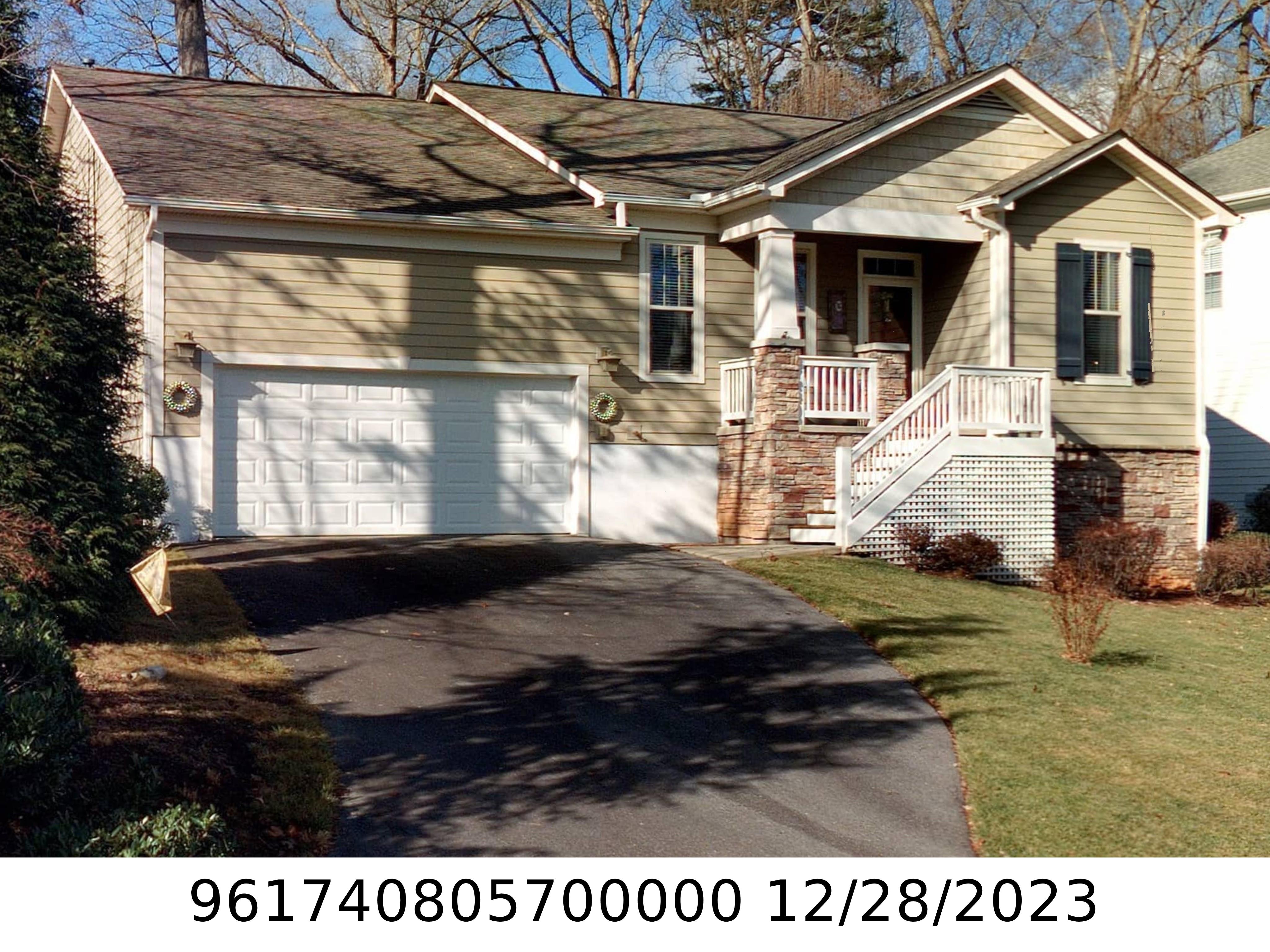 A picture of the property located at 525 WELSH PARTRIDGE CIR, CANDLER NC 28715.