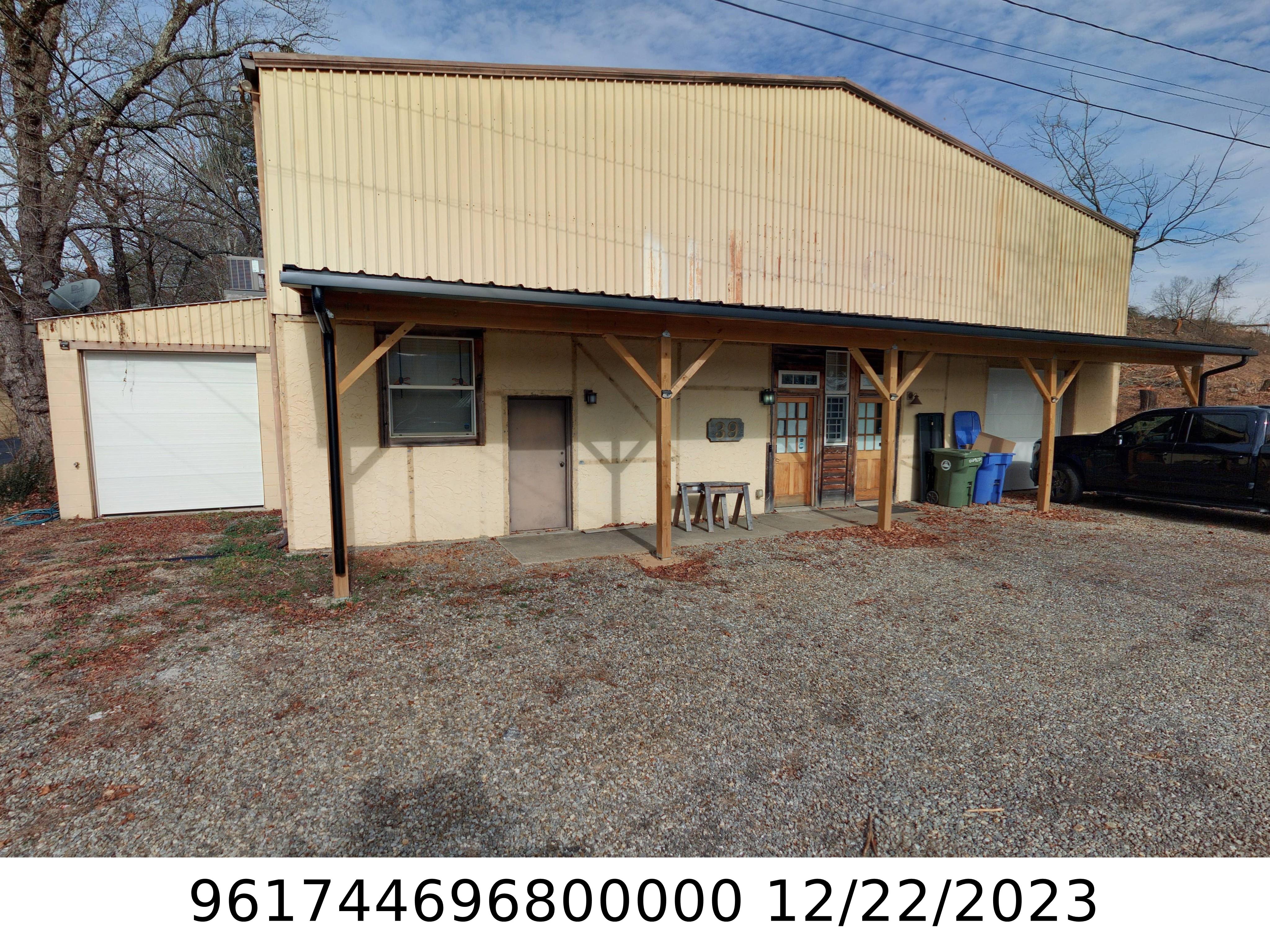 A picture of the property located at 39 BROOKSIDE CIR, CANDLER NC 28715.
