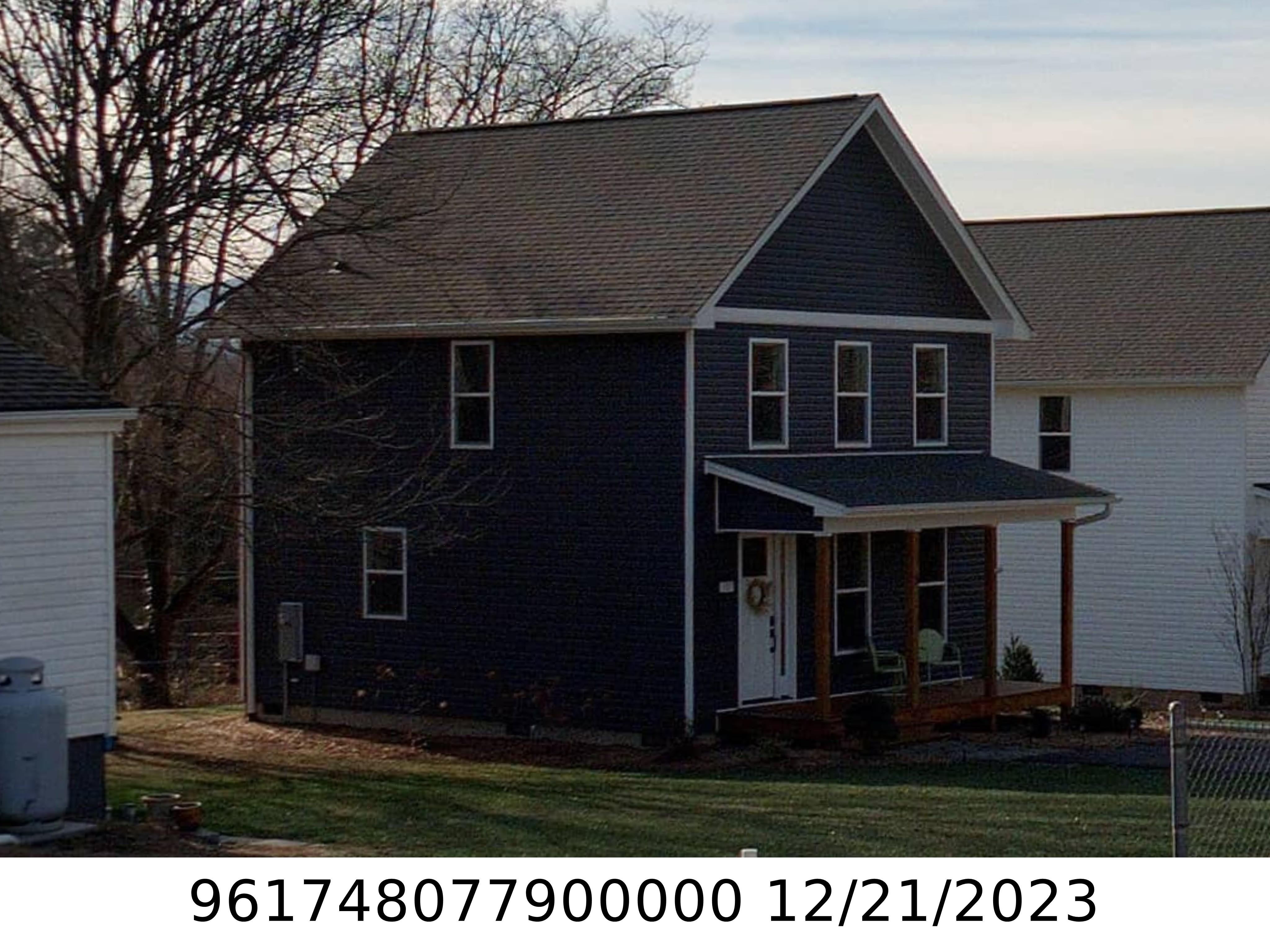 A picture of the property located at 5 OAK HILL RD, CANDLER NC 28715.