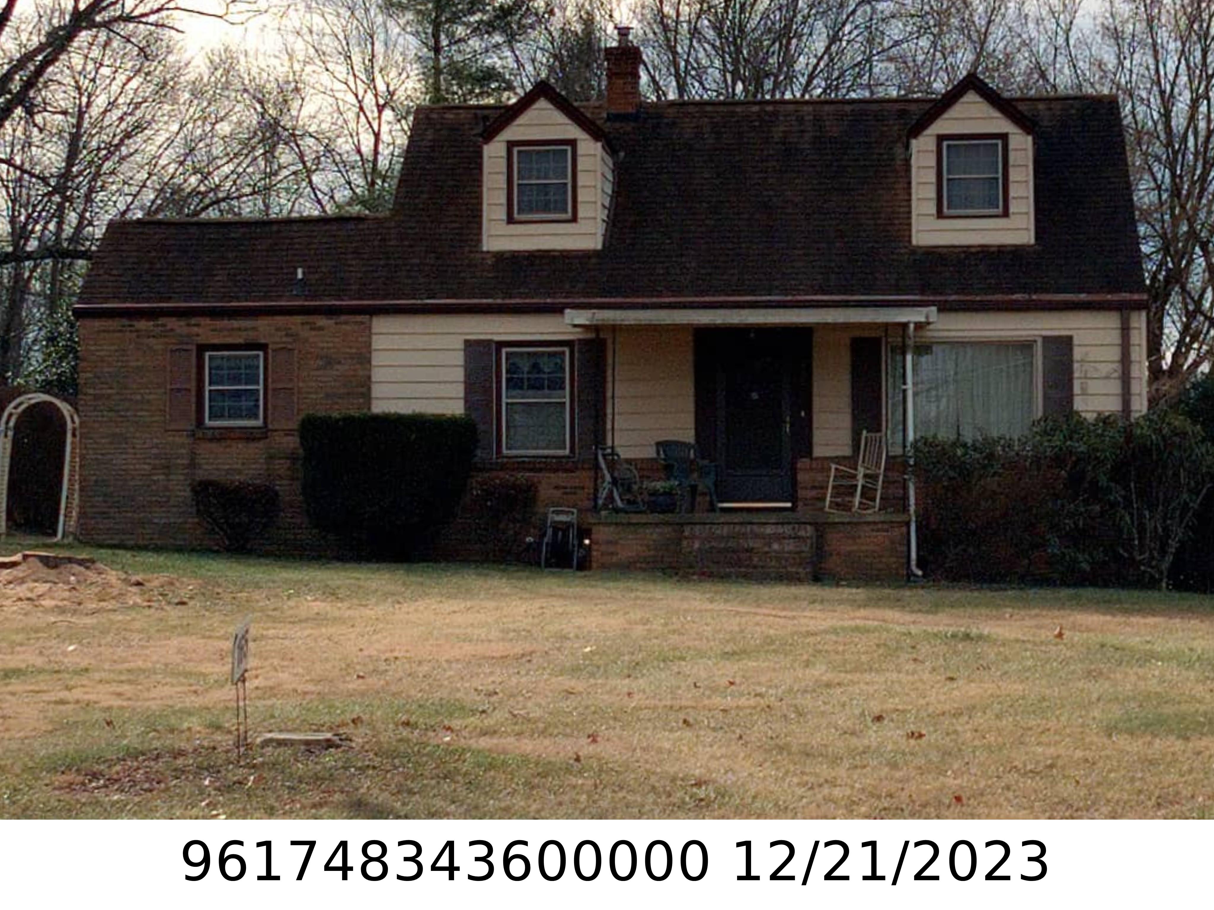 A picture of the property located at 165 MONTE VISTA RD, CANDLER NC 28715.