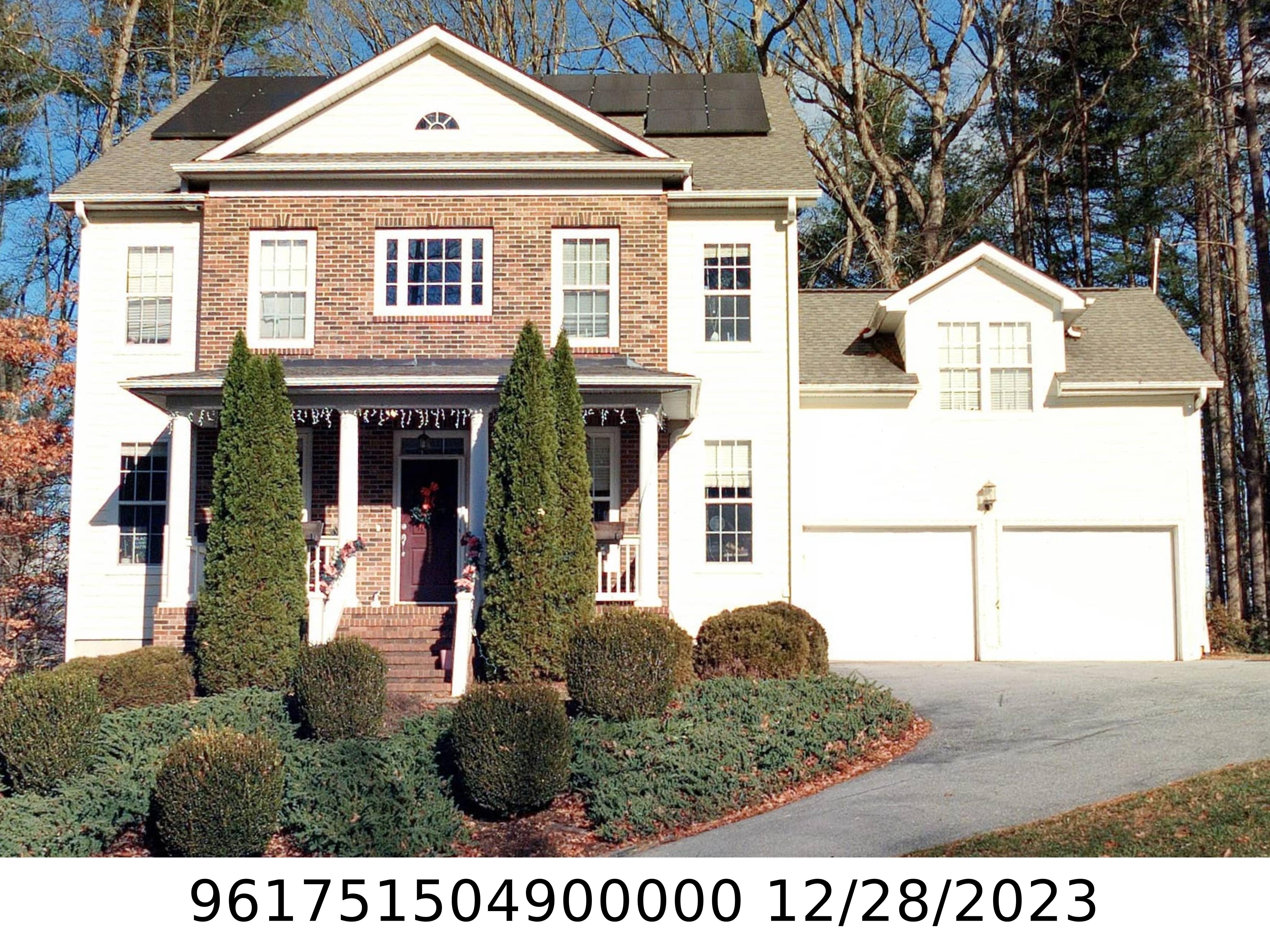 A picture of the property located at 573 WELSH PARTRIDGE CIR, CANDLER NC 28715.