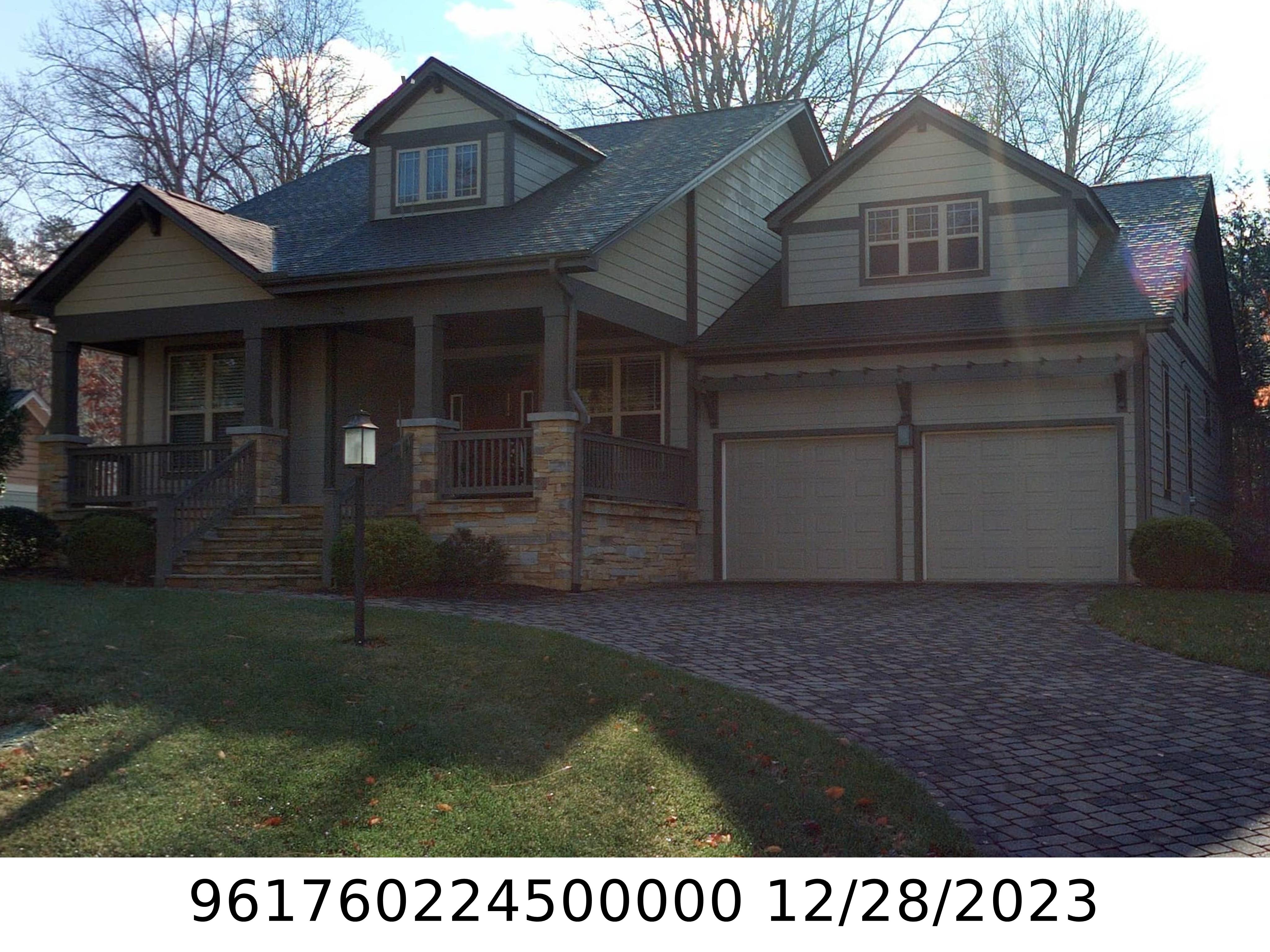 A picture of the property located at 302 FENNEL DUN CIR, CANDLER NC 28715.