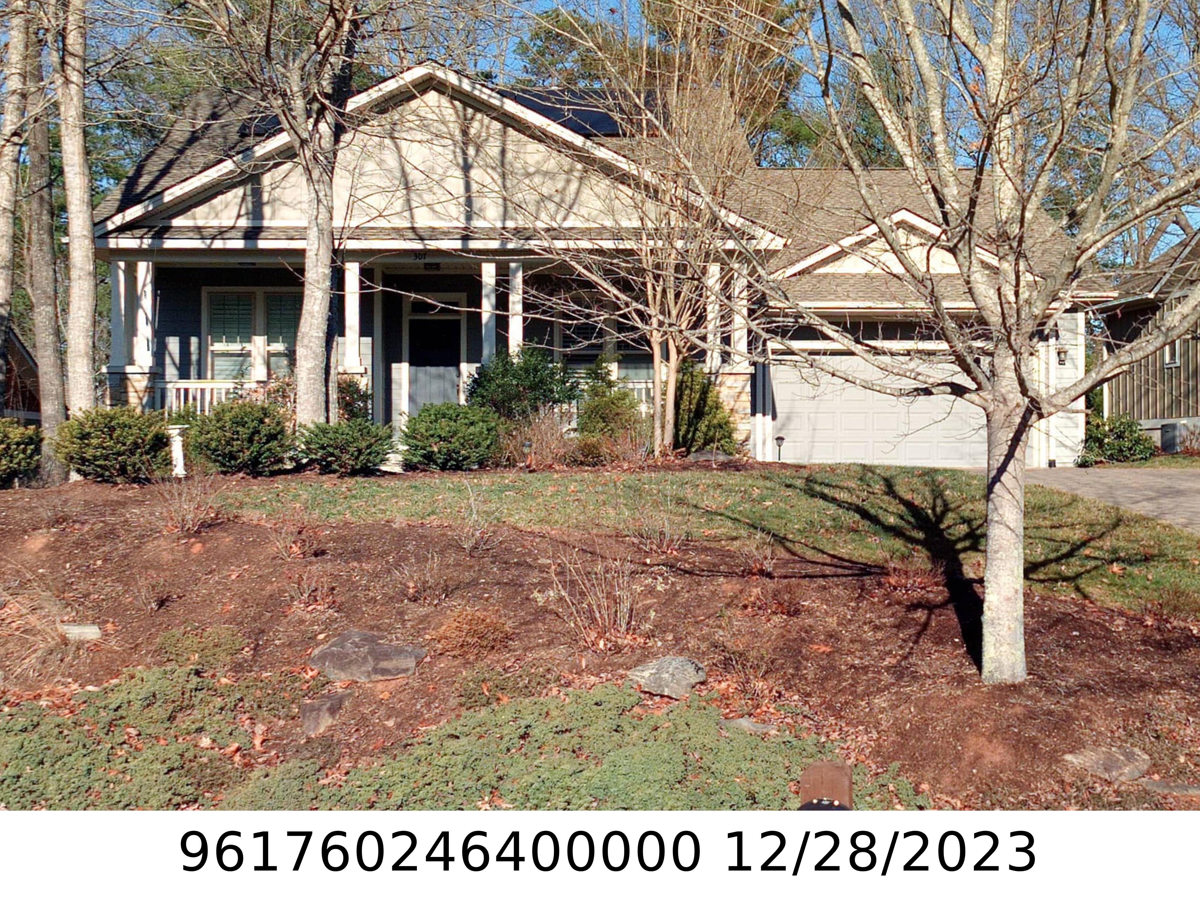 A picture of the property located at 307 FENNEL DUN CIR, CANDLER NC 28715.