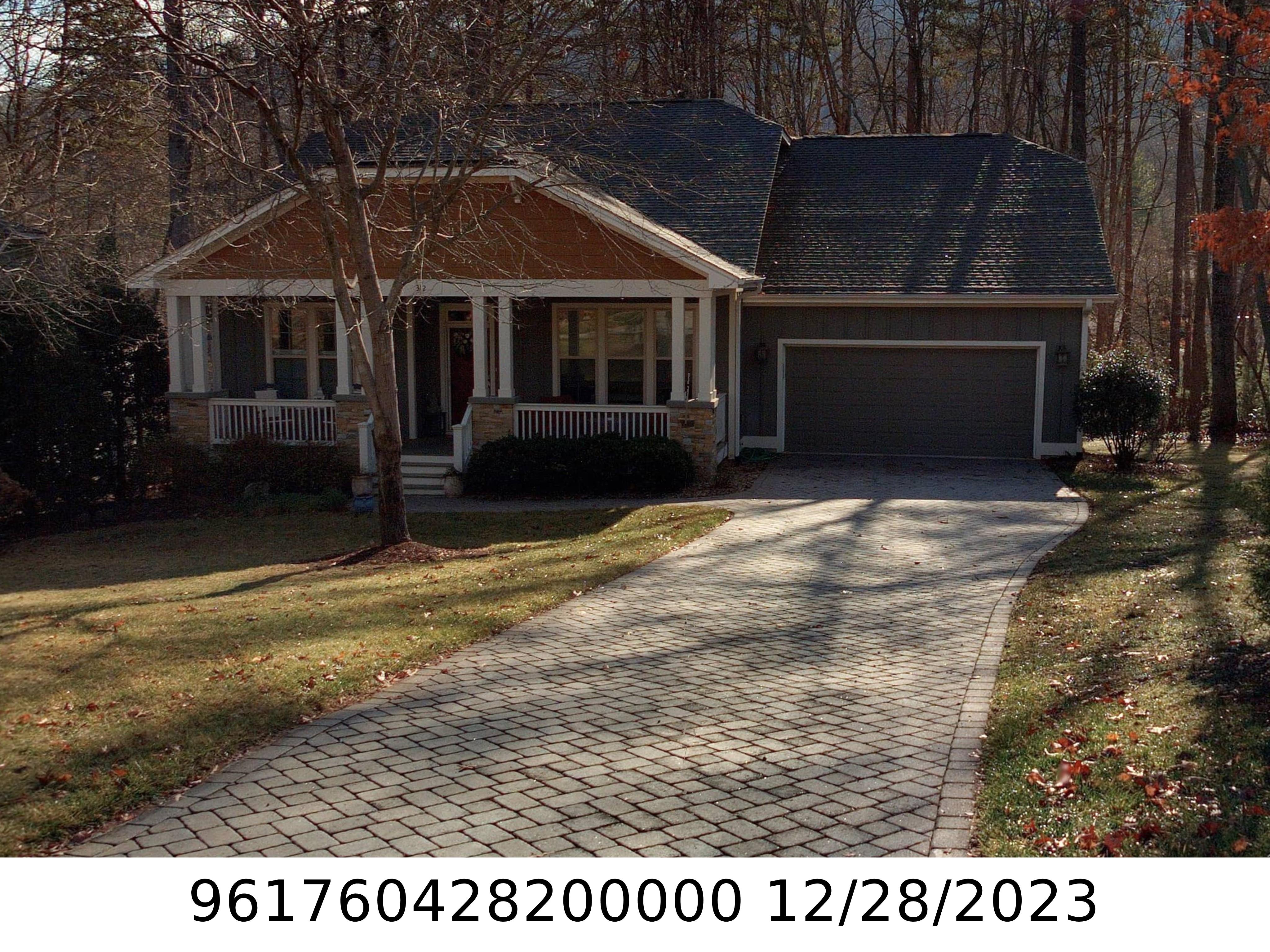 A picture of the property located at 312 FENNEL DUN CIR, CANDLER NC 28715.