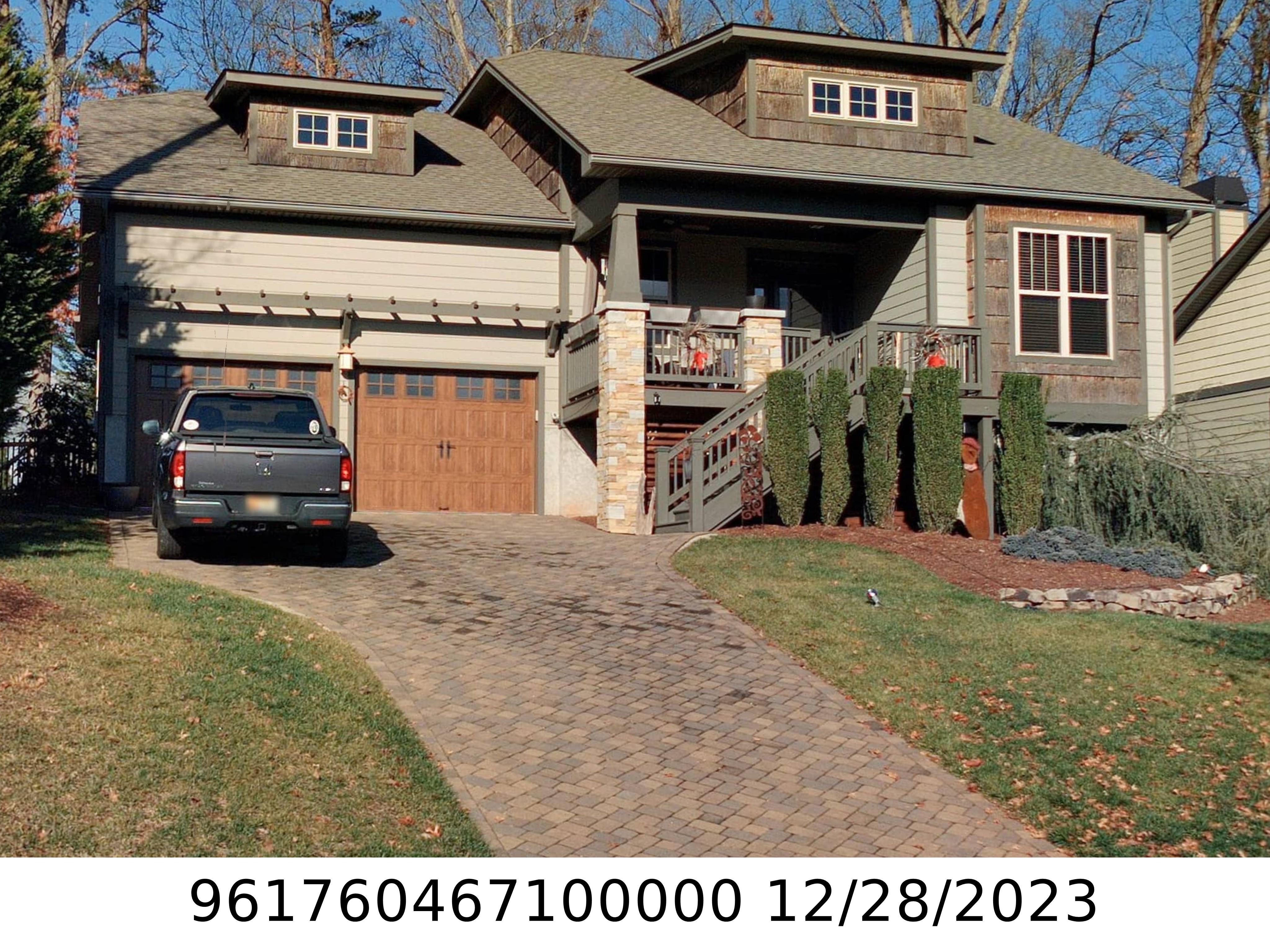 A picture of the property located at 321 FENNEL DUN CIR, CANDLER NC 28715.