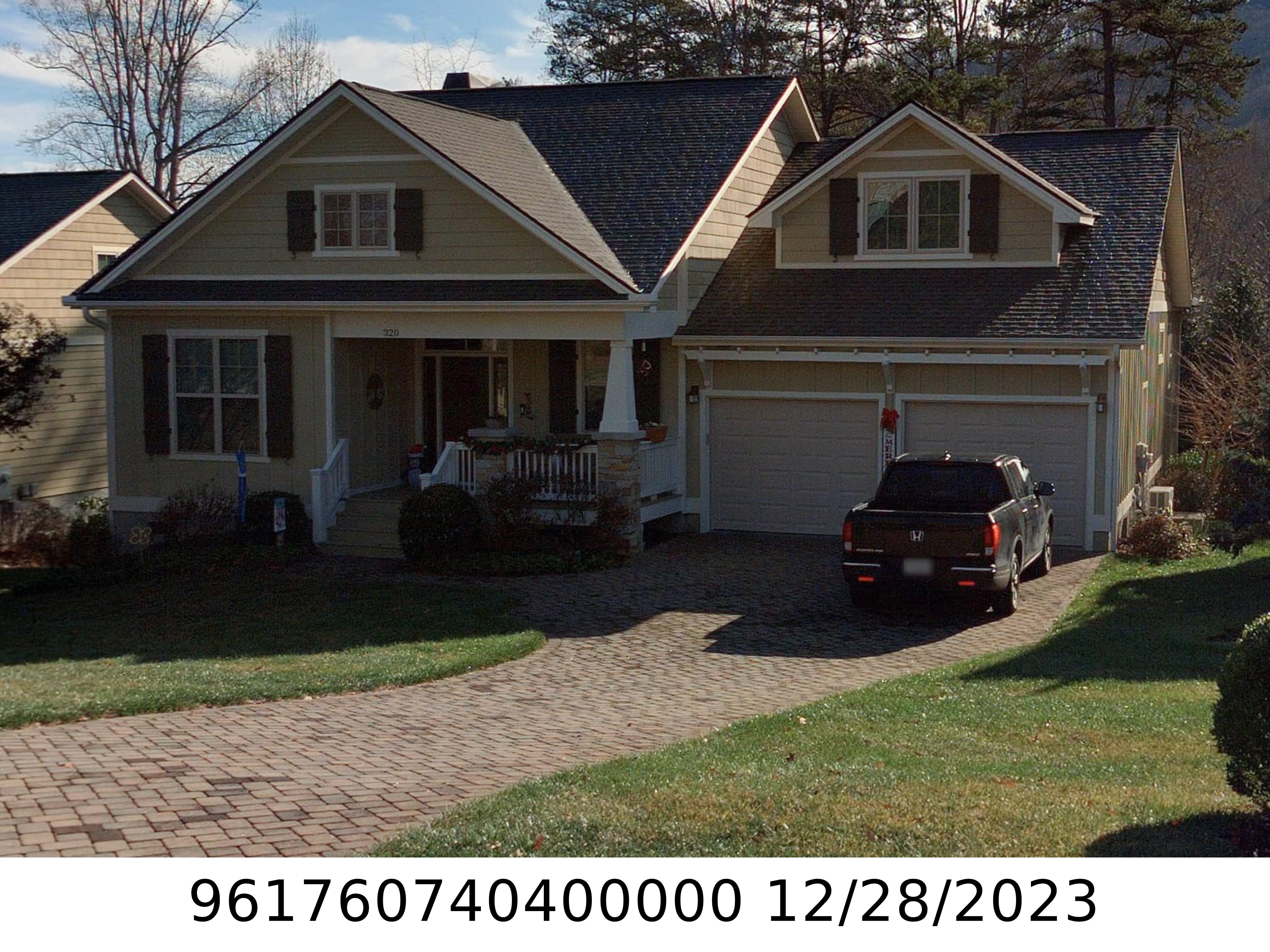 A picture of the property located at 320 FENNEL DUN CIR, CANDLER NC 28715.