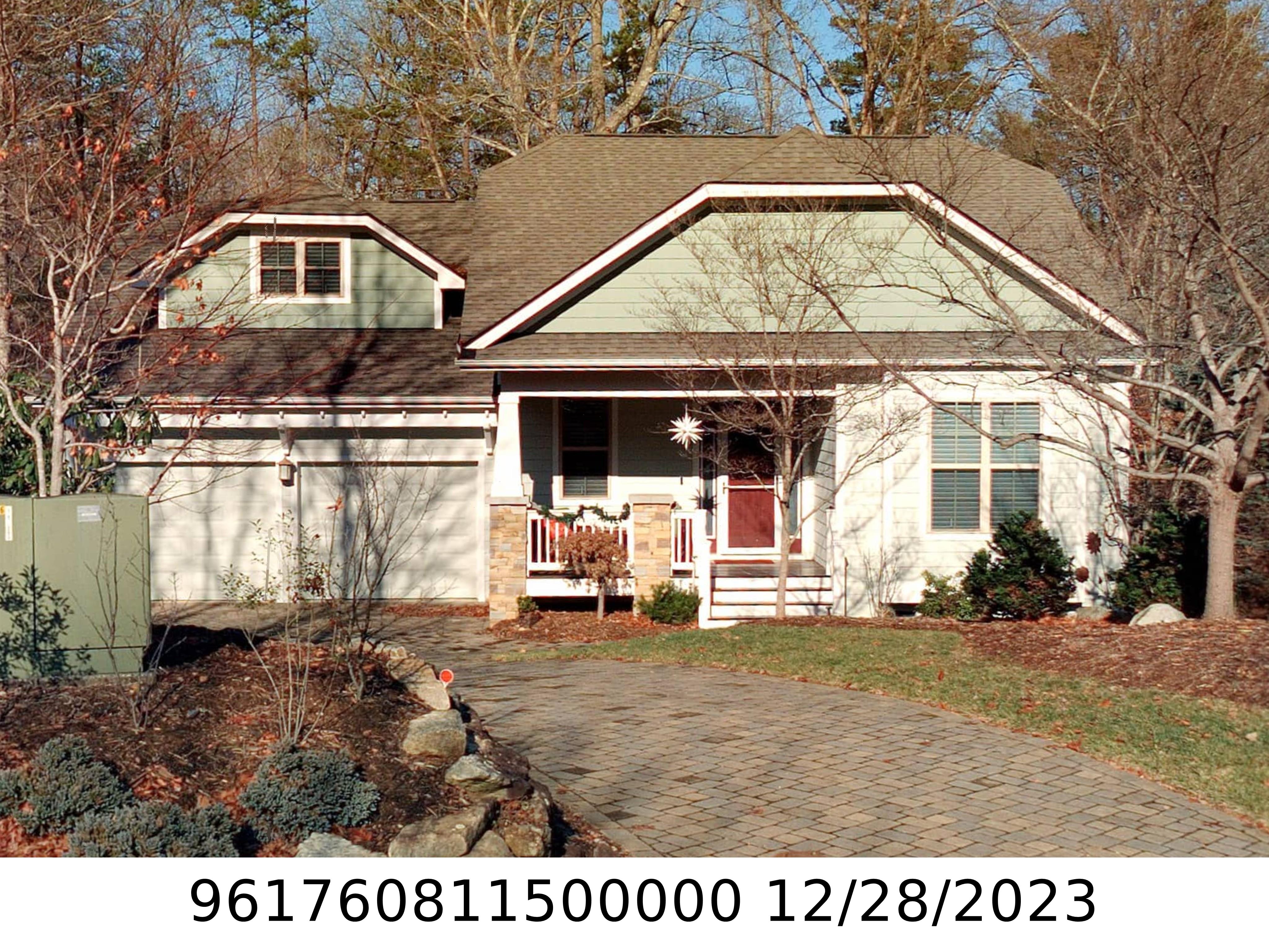 A picture of the property located at 37 SPARKLE DUN DR, CANDLER NC 28715.