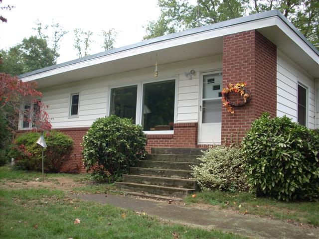 A picture of the property located at 7 ACTON WOODS RD, CANDLER NC 28715.