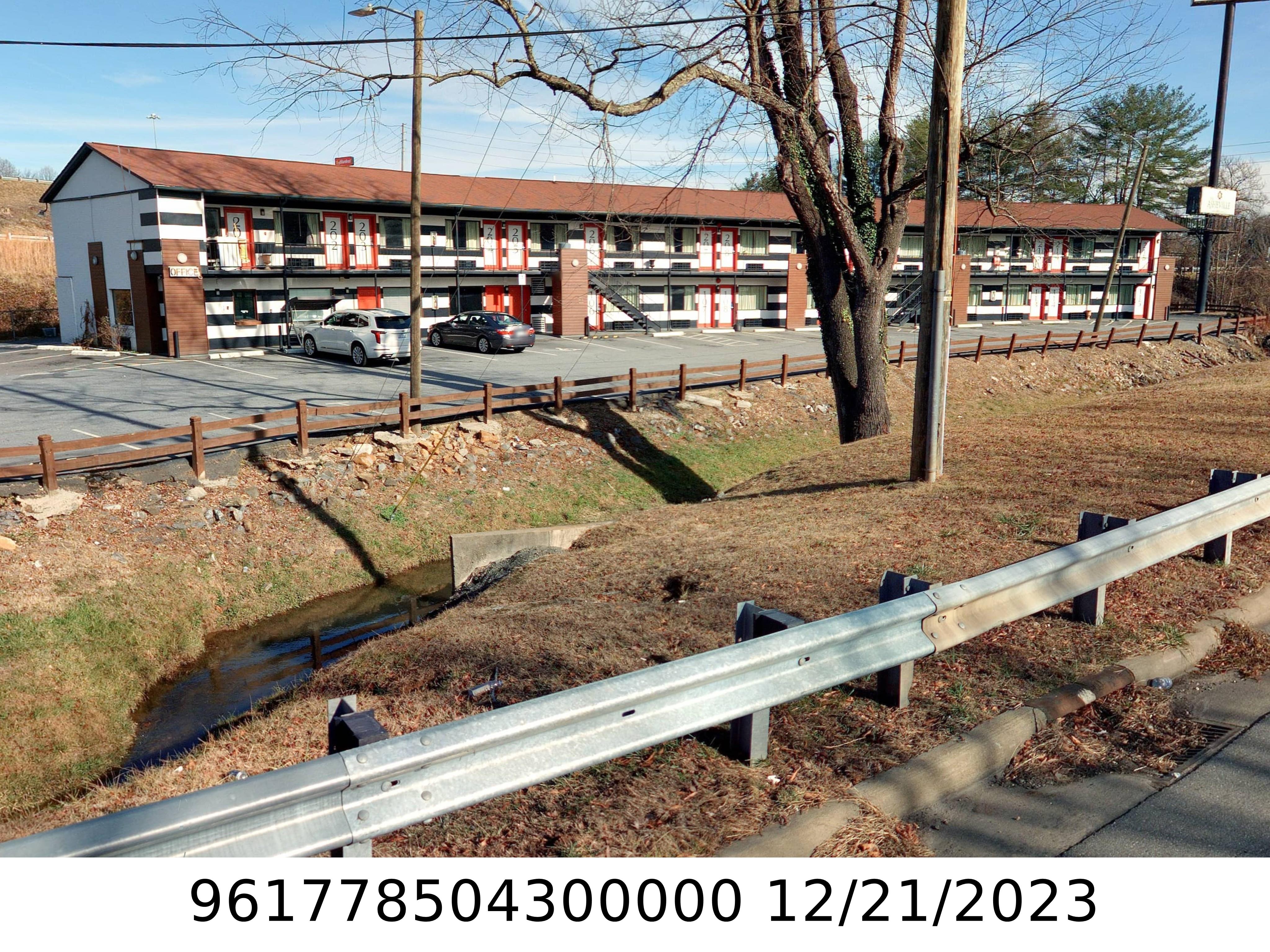 A picture of the property located at 1 ACTON CIR, ASHEVILLE NC 28806.