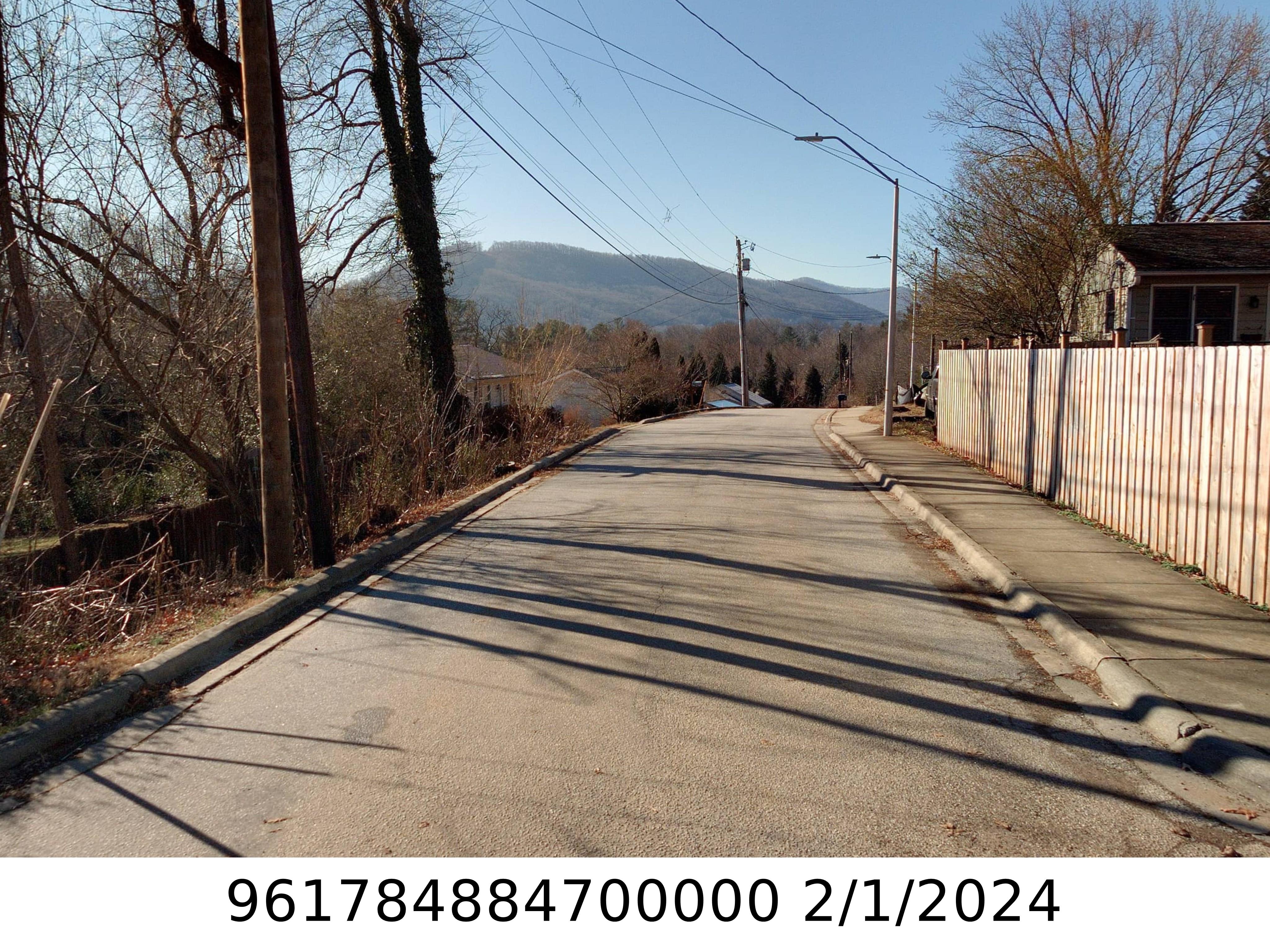 A picture of the property located at 50 KIRBY RD, ASHEVILLE NC 28806.